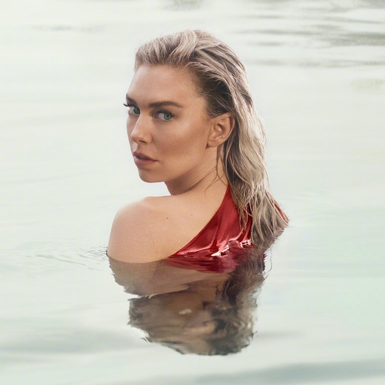 英国演员凡妮莎·柯比 (vanessa kirby) 出镜代言卡地亚 cartier 最新