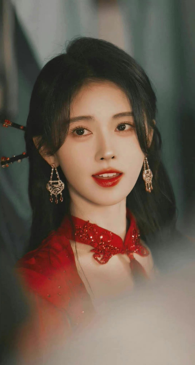 鞠婧祎# 盘点内娱女明星2022年美出圈的神图,哪一位是超神级别?
