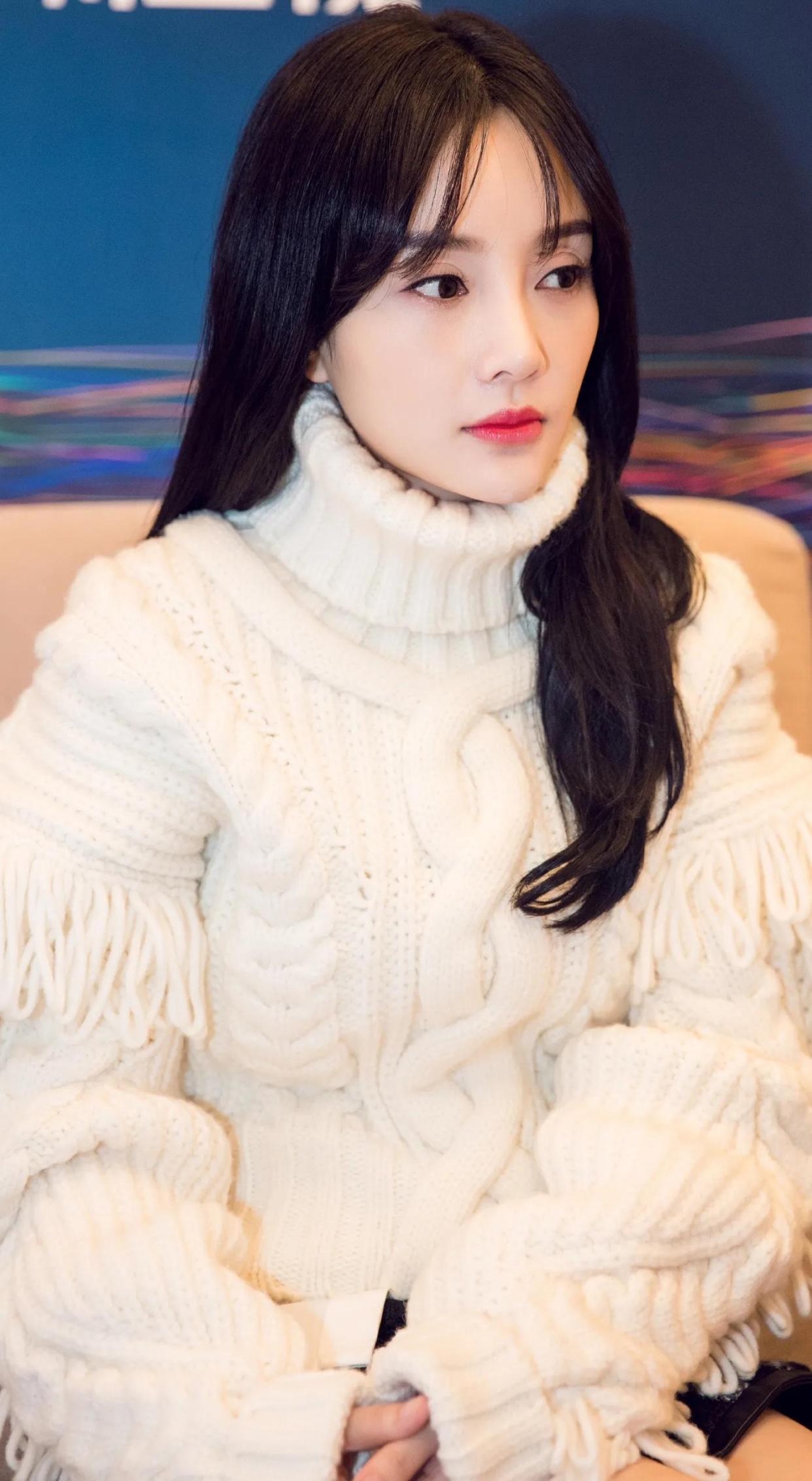 李小璐精美图集:容貌精致,优雅迷人!