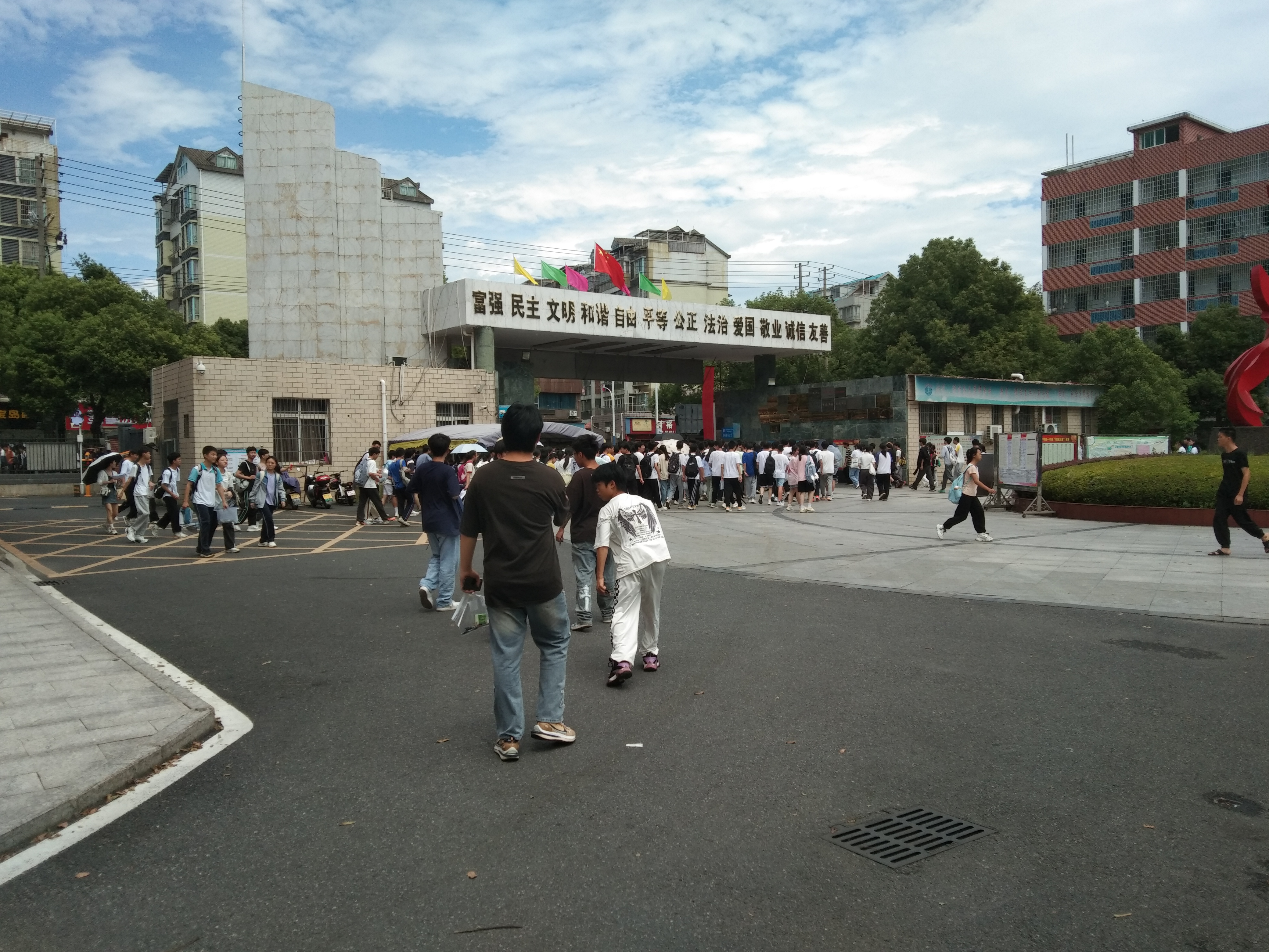 微汗遮眼手挥之, 顺着思路解困惑