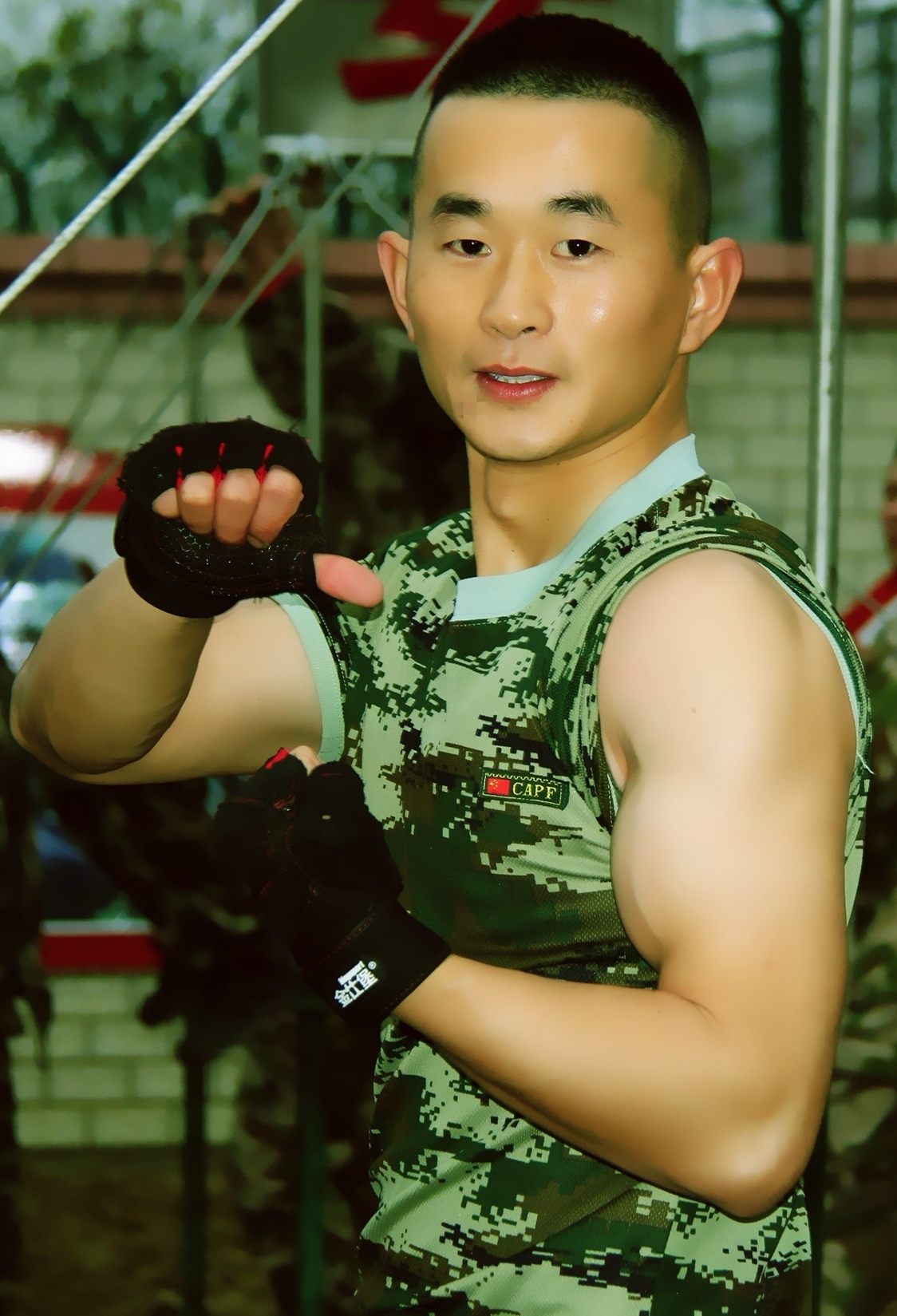 武警部队肌肉图片