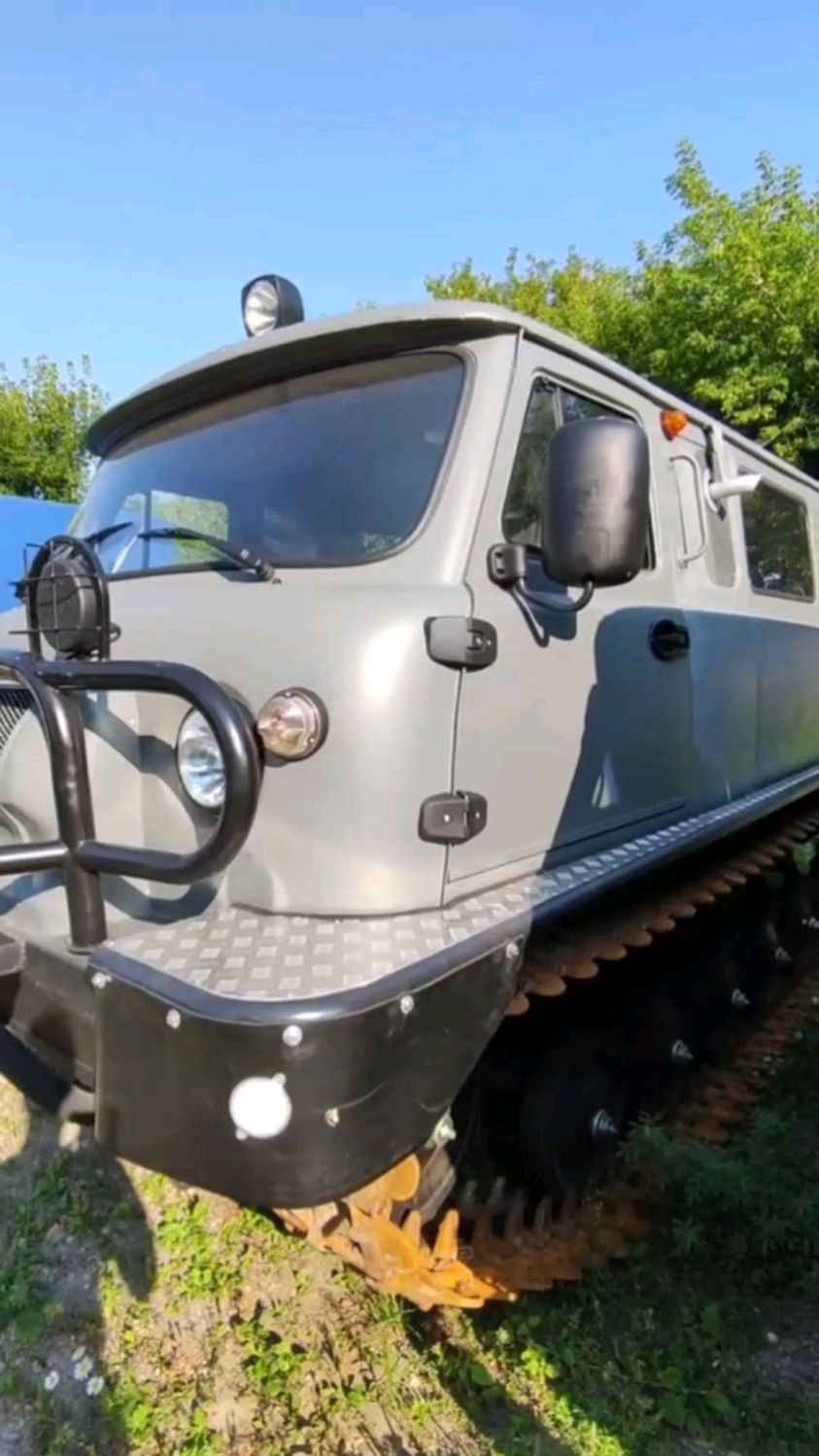 改装履带式越野车