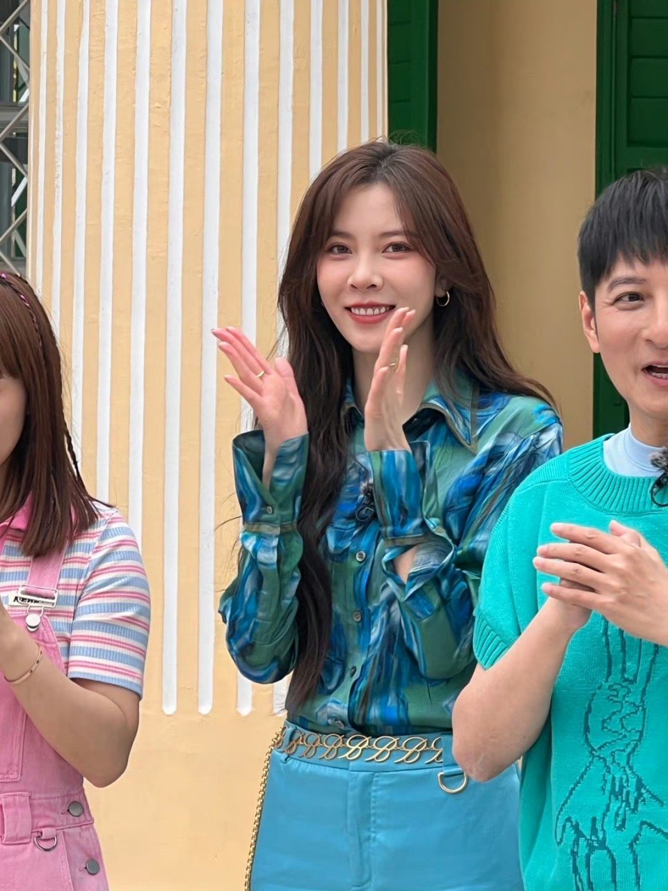 宋妍霏# 新综艺造型路透9615,衬托出姐姐完美身材的同时,也感受