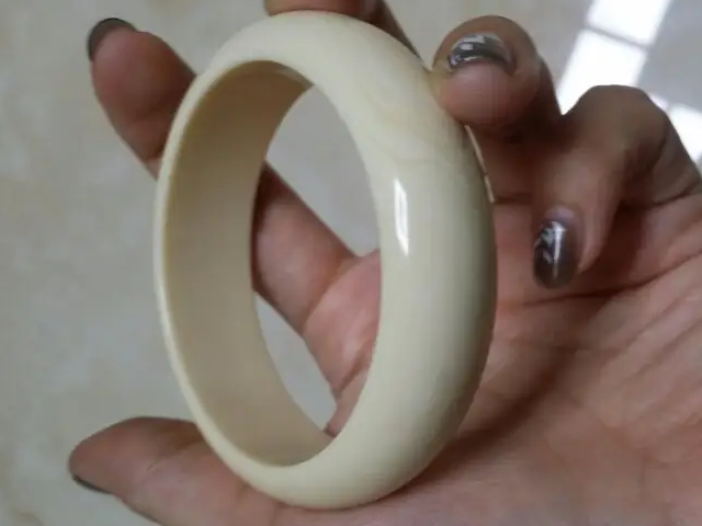 象牙镯子变黄怎么清洗