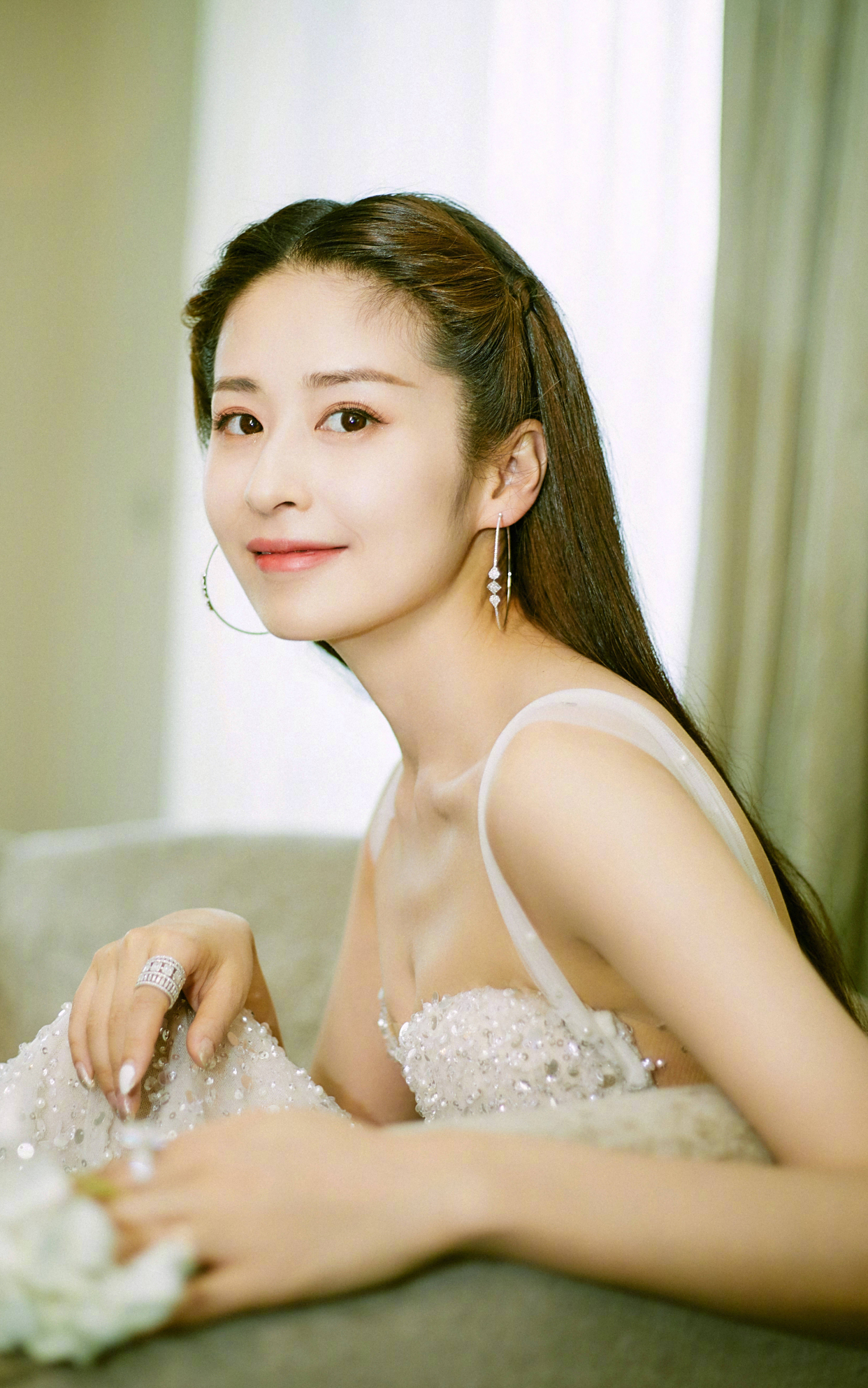 颖儿:清新淡雅,温婉迷人