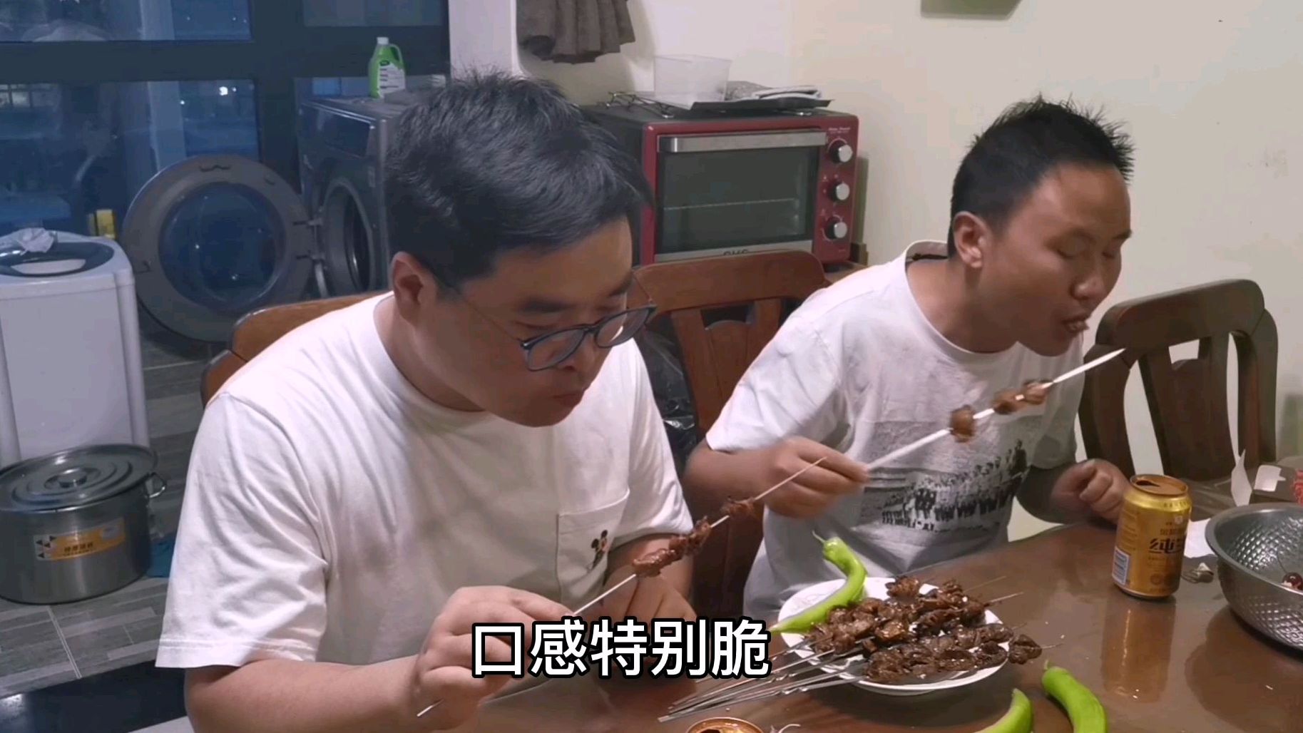 爆烤鸡胗脆嫩爽口,烤前腌制是关键,比羊肉串好吃,在家烤很方便