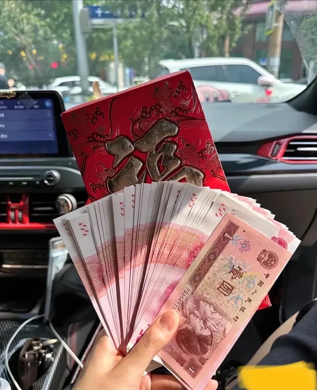 表妹很开心,觉得男友家人对她太好了,非他不嫁