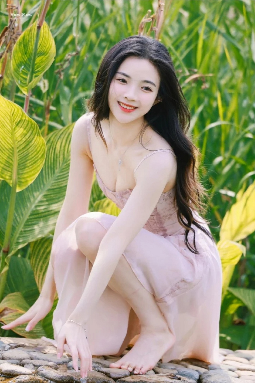 女子演唱组合snh48 team hii成员,7senses成员-许杨玉琢,一袭粉色