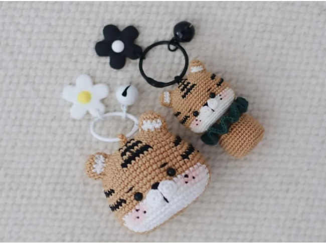 手工钩织:两款小老虎钥匙扣,虎虎生威的钩起来吧