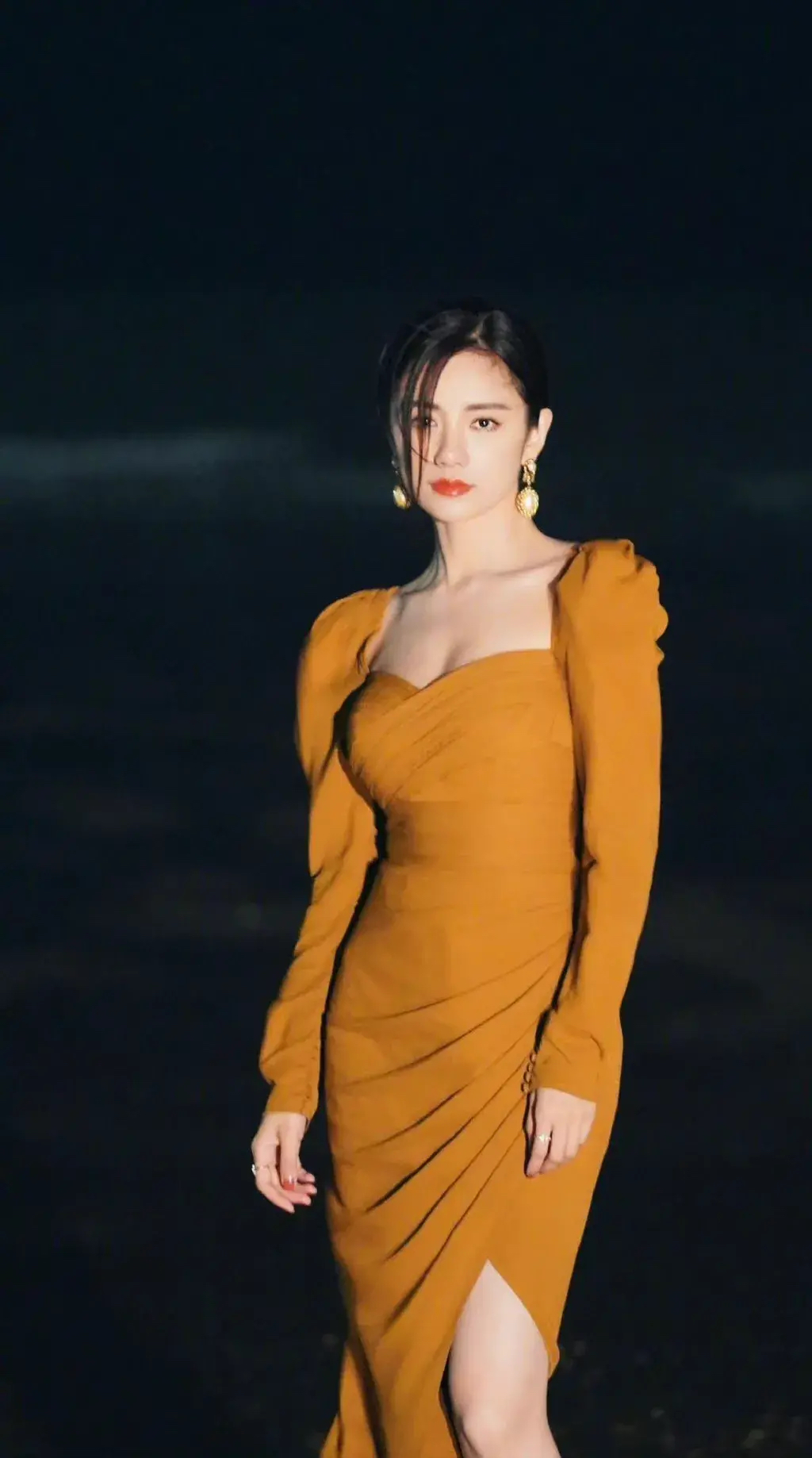 伊一这身材颜值果然名不虚传,难怪能够红得一塌糊涂