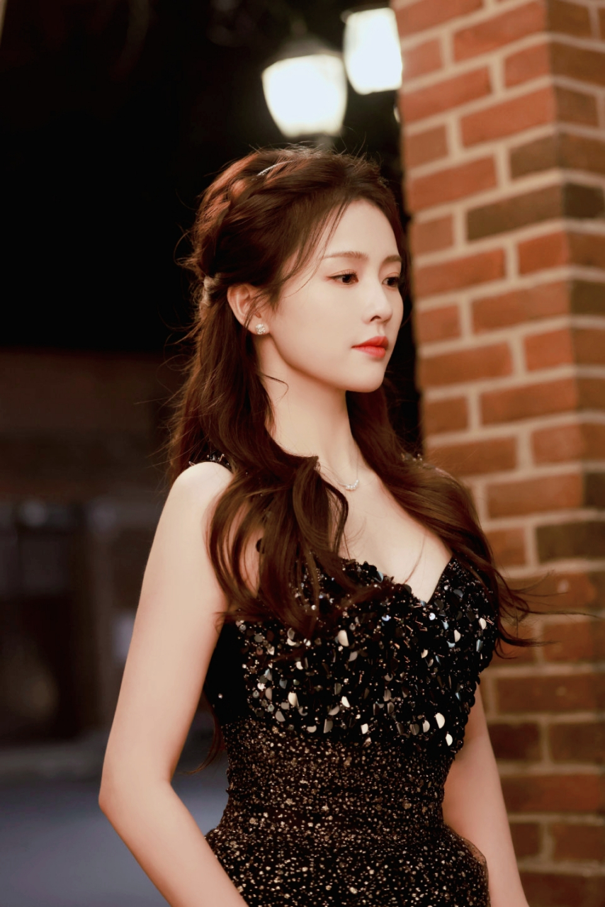 白鹿高清壁纸头像(一百二十八)[鲜花]