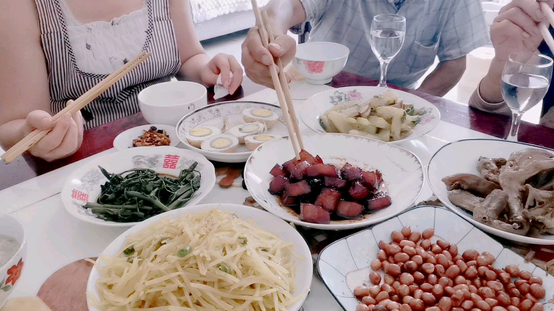 跟黄磊老师学《向往的生活》同款美食—红烧肉。色香味俱全,美味