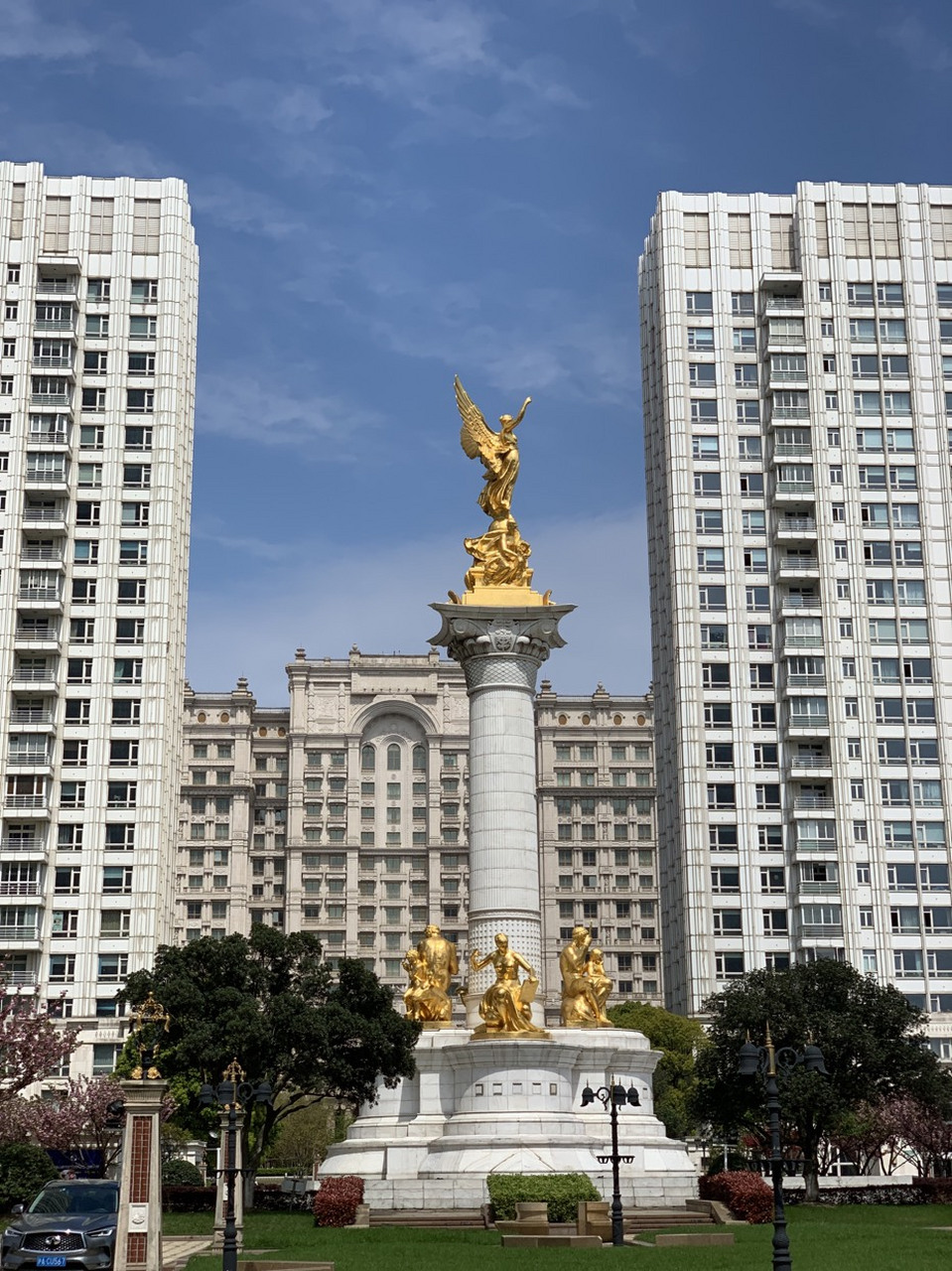 动态创作者扶持计划# @动态圈子小助手 上海宝莲城中心建筑!