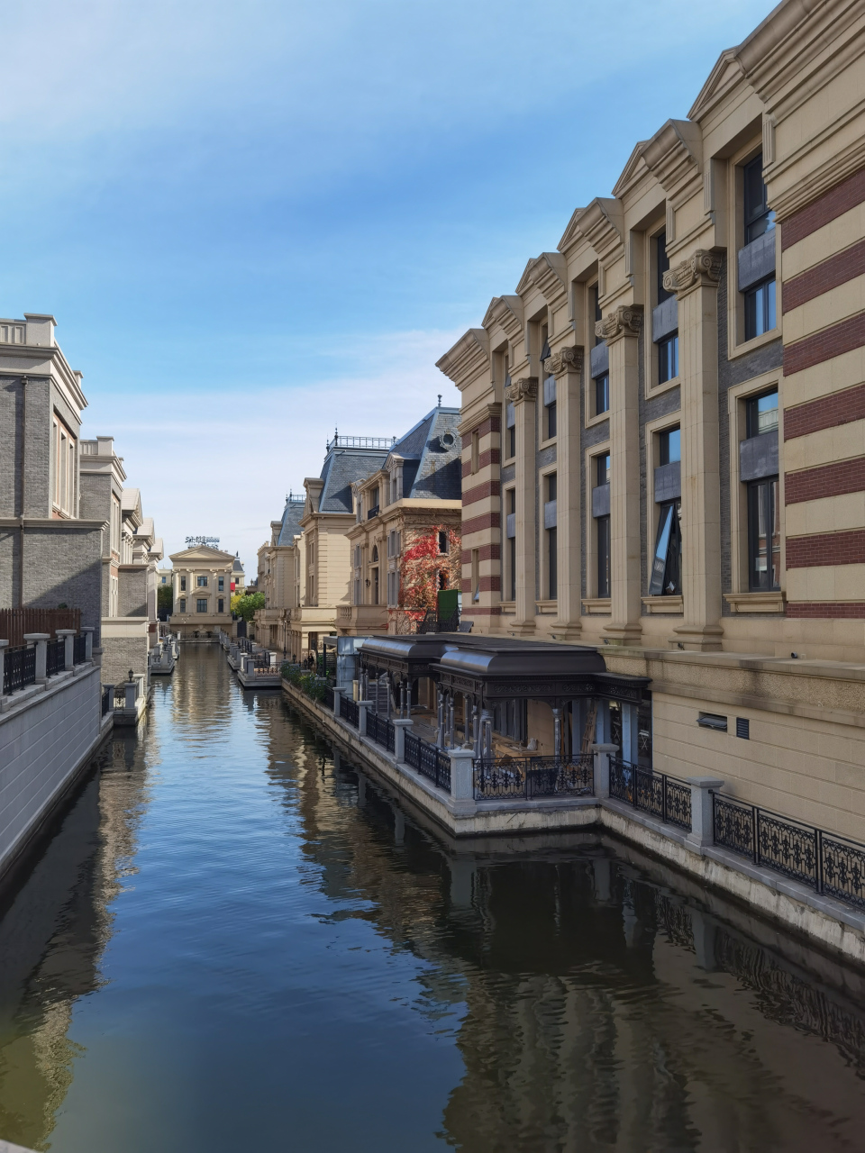 大连威尼斯水城的风光.