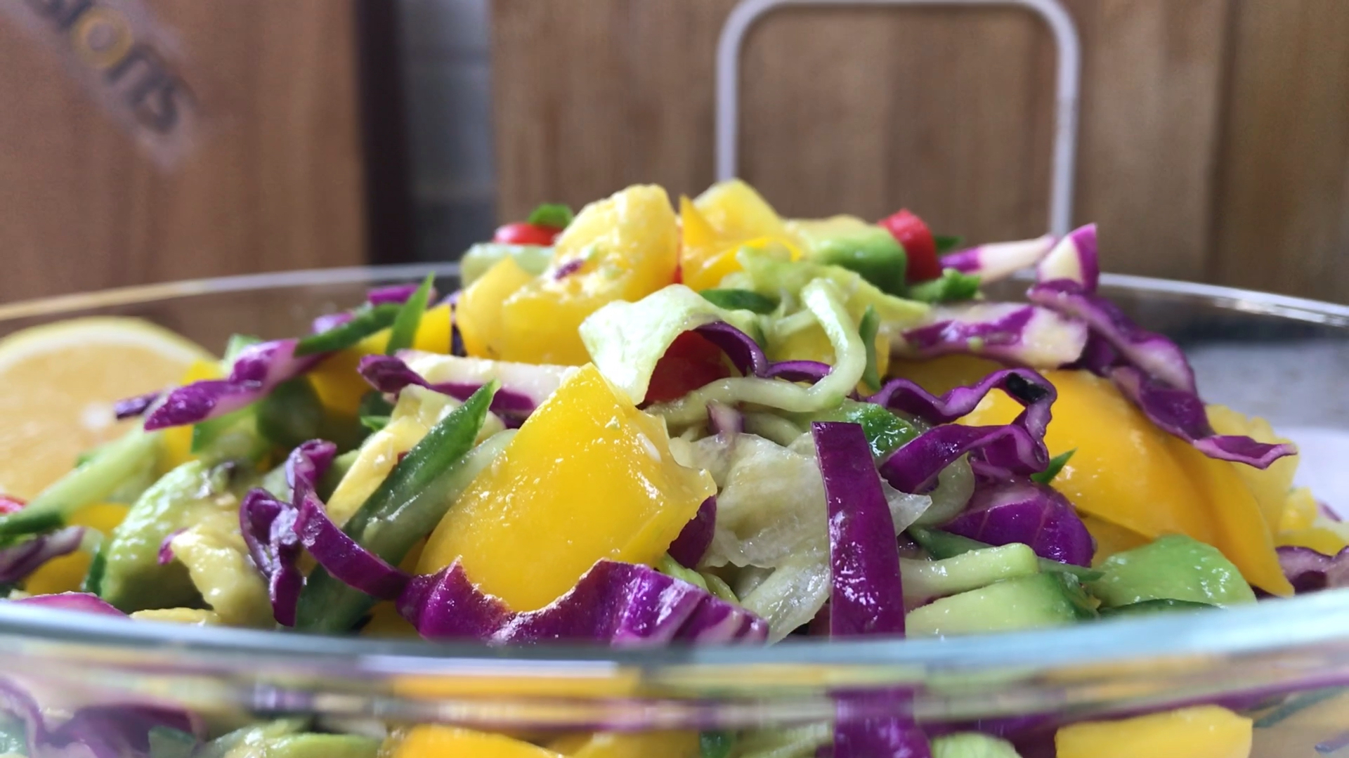 夏天不知道吃什么,来一碗蔬菜水果沙拉吧,清爽不油腻不用炒菜