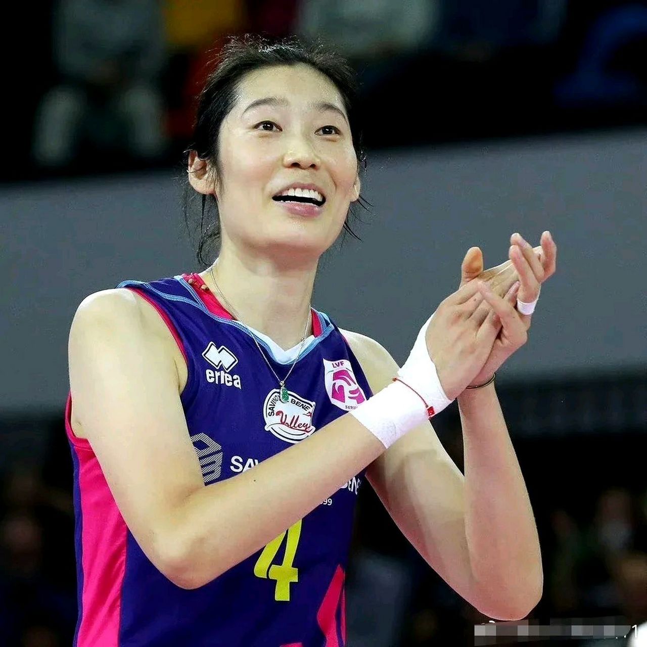 朱婷又获mvp  上场立马改变局面  替补16分助斯坎迪奇3-0胜贝加莫