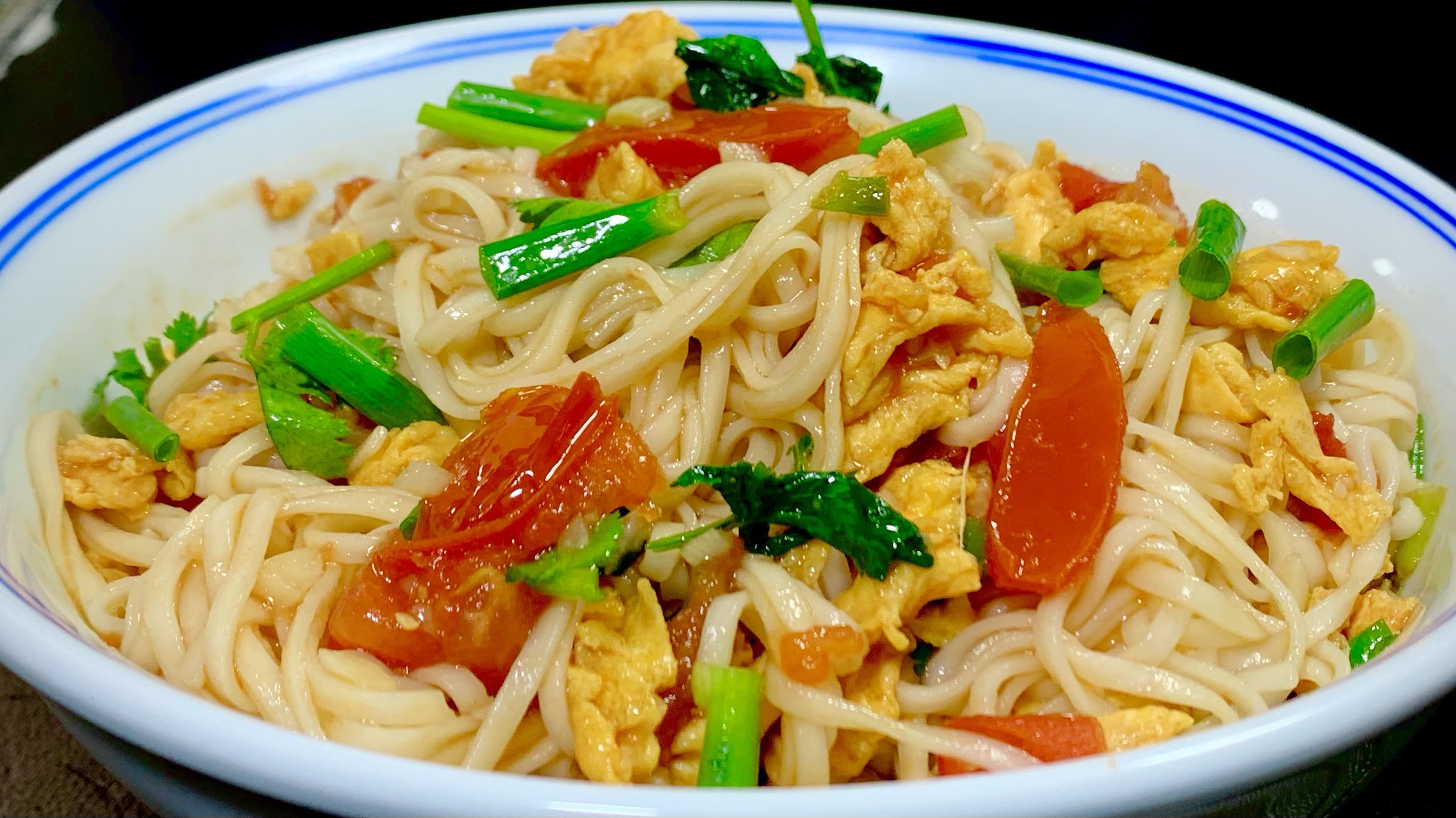 这才是西红柿鸡蛋凉拌面最好吃的做法,劲道爽滑,滑嫩入味,好香