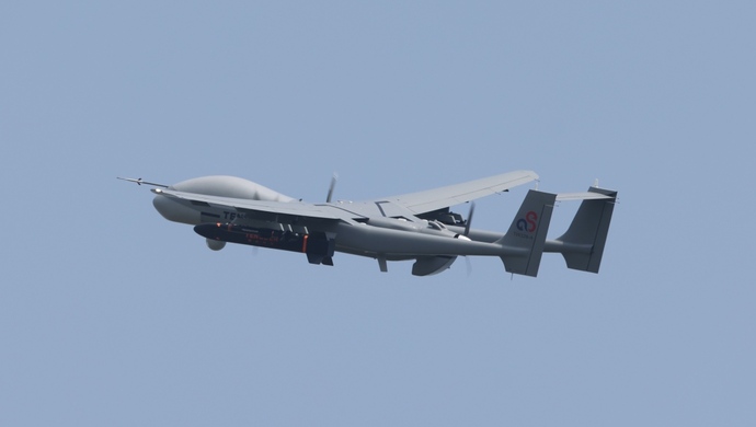 邱国正表示我发飞行器越界台军"自卫反击",他们可以不承认越界