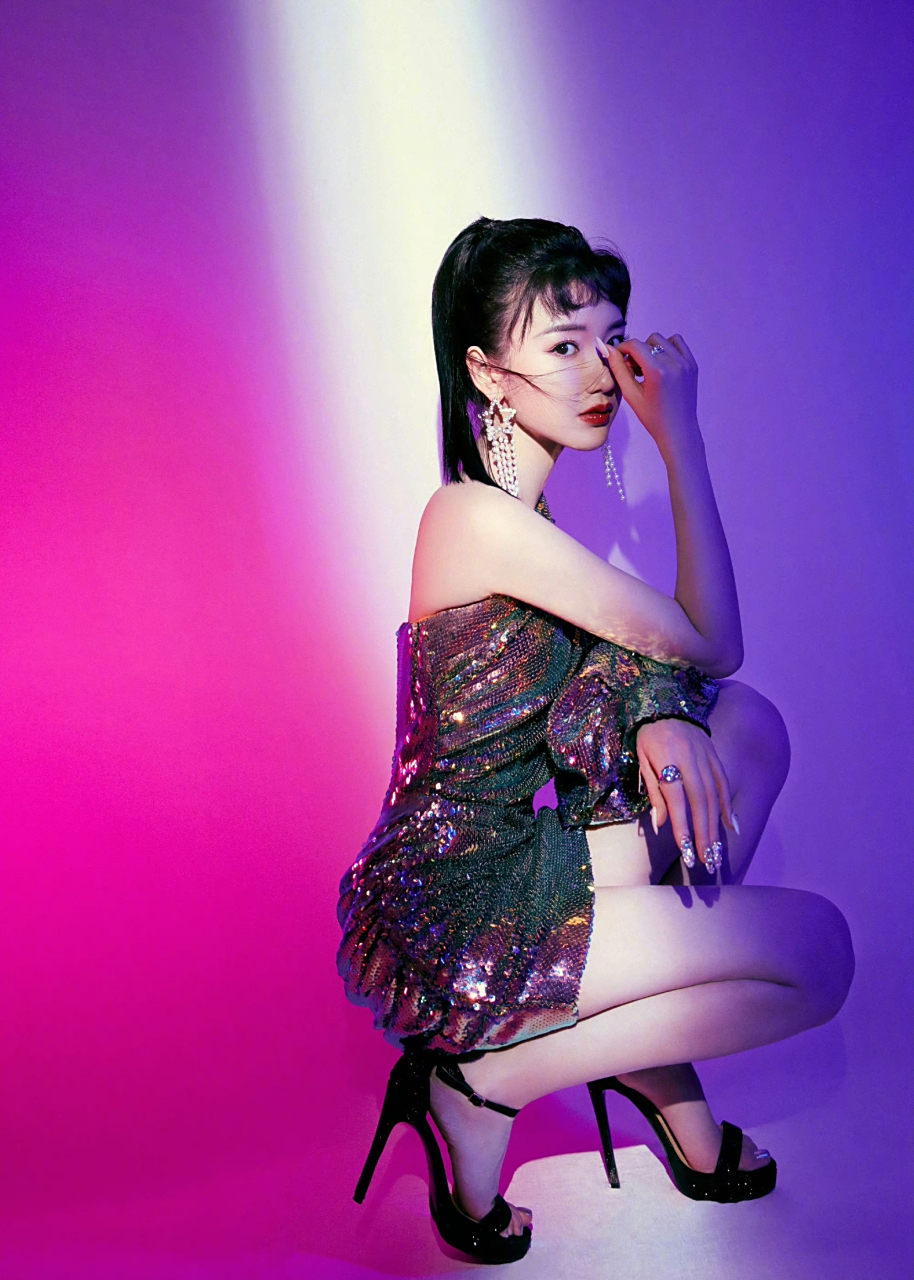 毛晓彤 高跟凉鞋大长腿[爱你][爱你][色][色] #毛晓彤