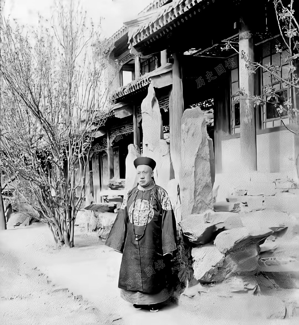 善耆,清太宗皇太极长子豪格后人,继承肃亲王爵,乃清朝十二家铁帽子王