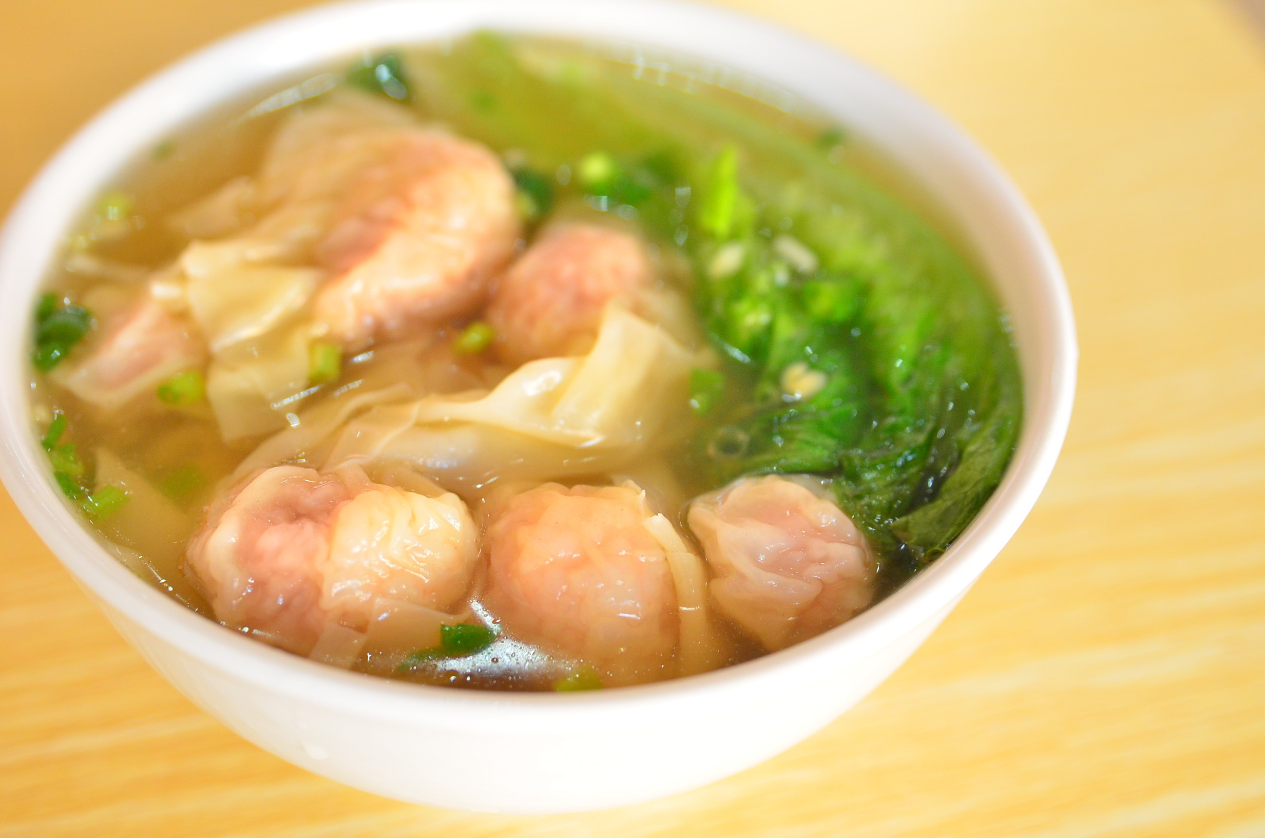 手工皮薄馅鲜,一口咬开满口都是汁,赶快来试试这道云吞!