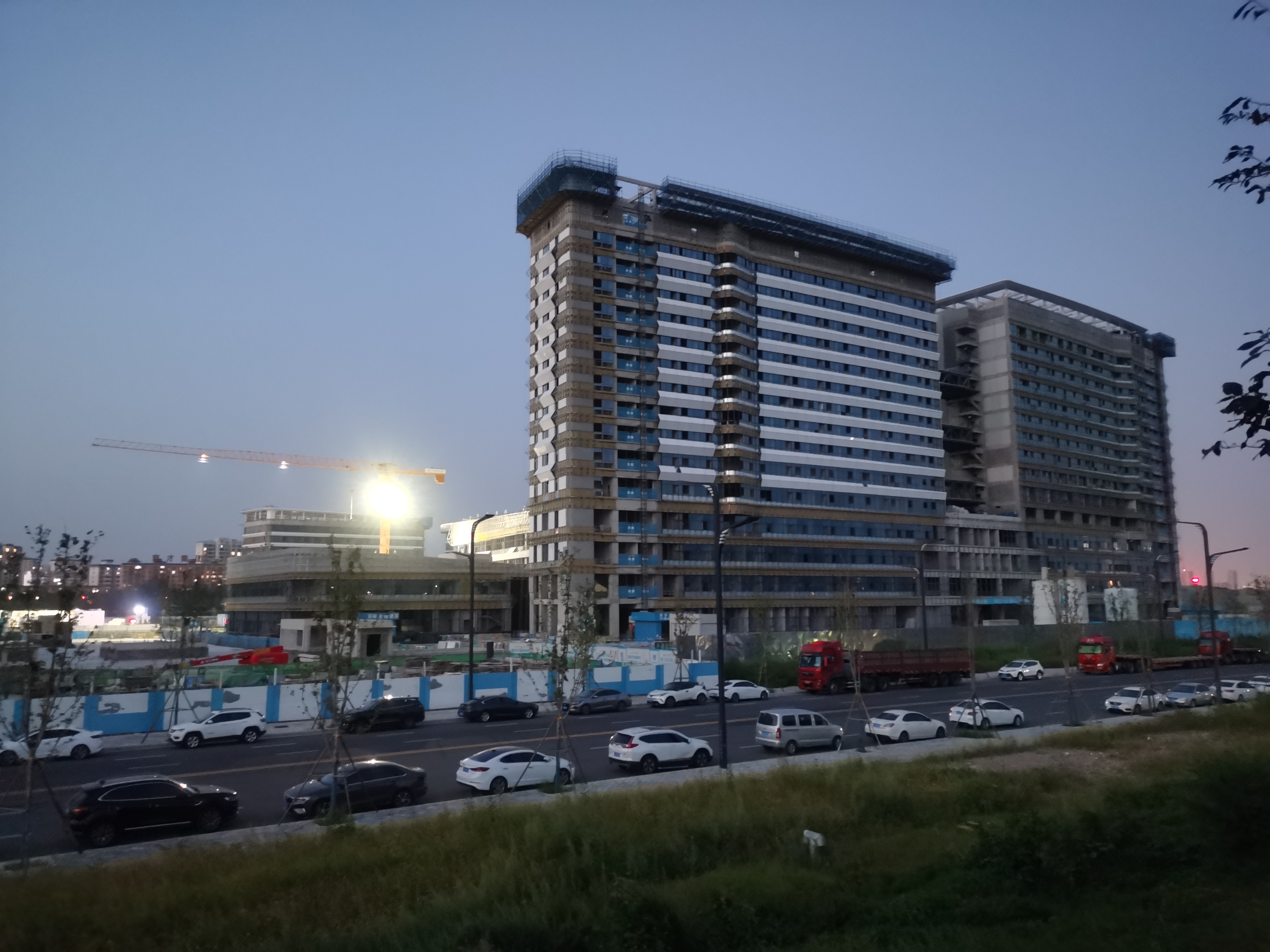 宝鸡市中心医院陆港新城院区建设进展顺利,将于明年建成投用