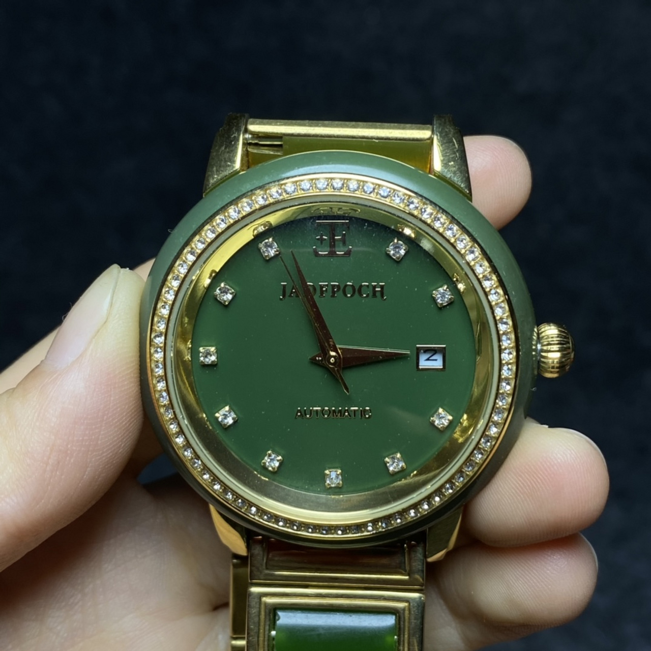 天然正品和田玉碧玉手表 尺寸:表盘直径4.5厘米,表带宽2厘米