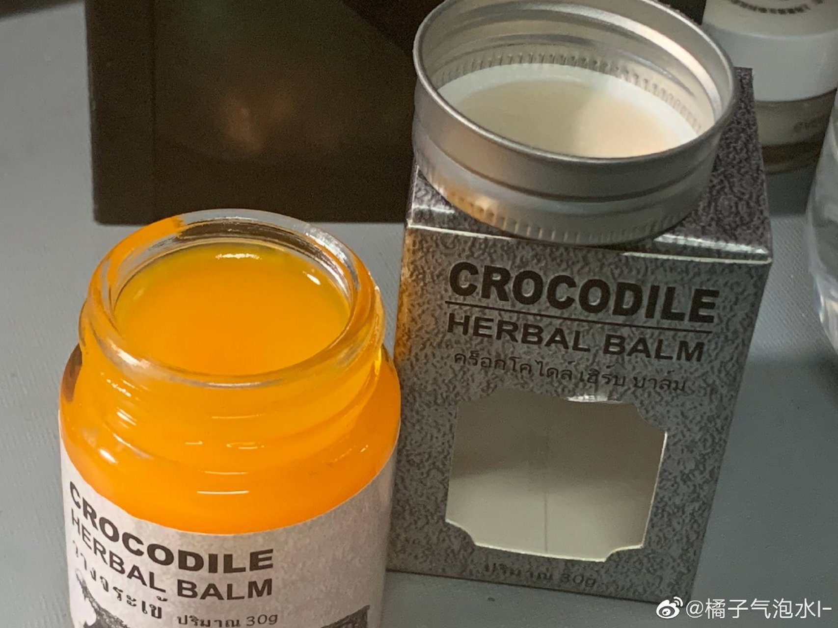 来自泰国的这款vincere胜利牌鳄鱼膏   我用来涂痘痘效果真的特别好