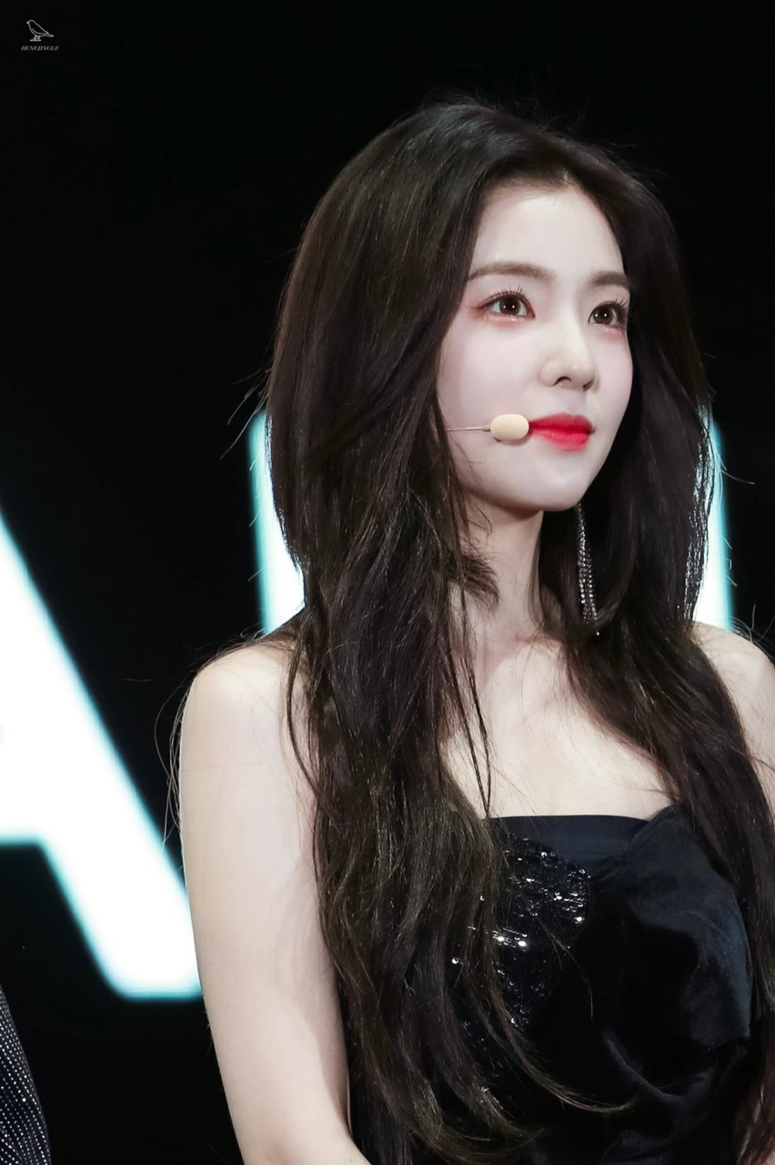 日常穿搭# 裴珠泫可以把一身看似很普通的搭配穿出高级的感觉.