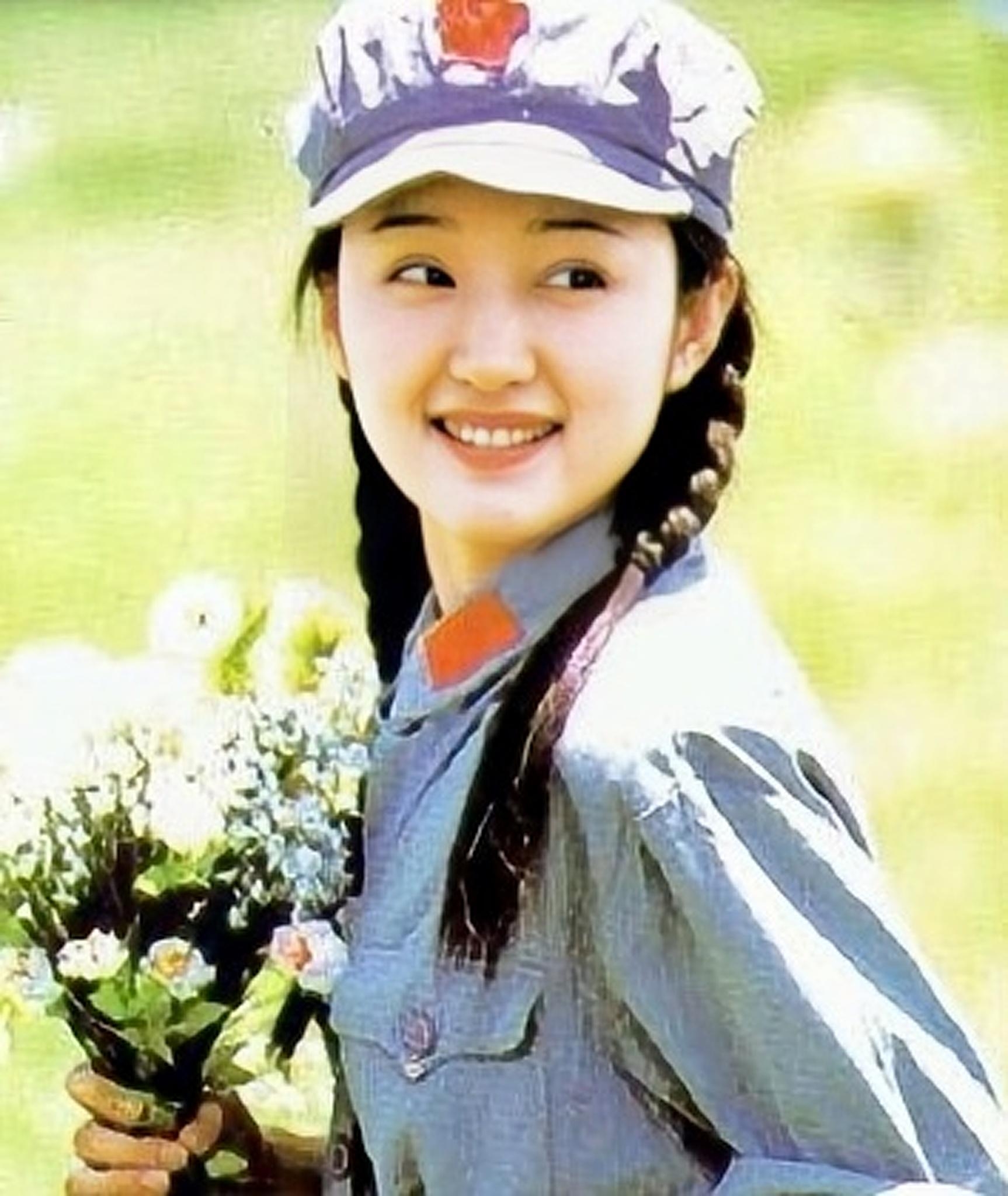 一组杨钰莹青春时照片,歌甜人美,这样的天然美女已经不会再有了