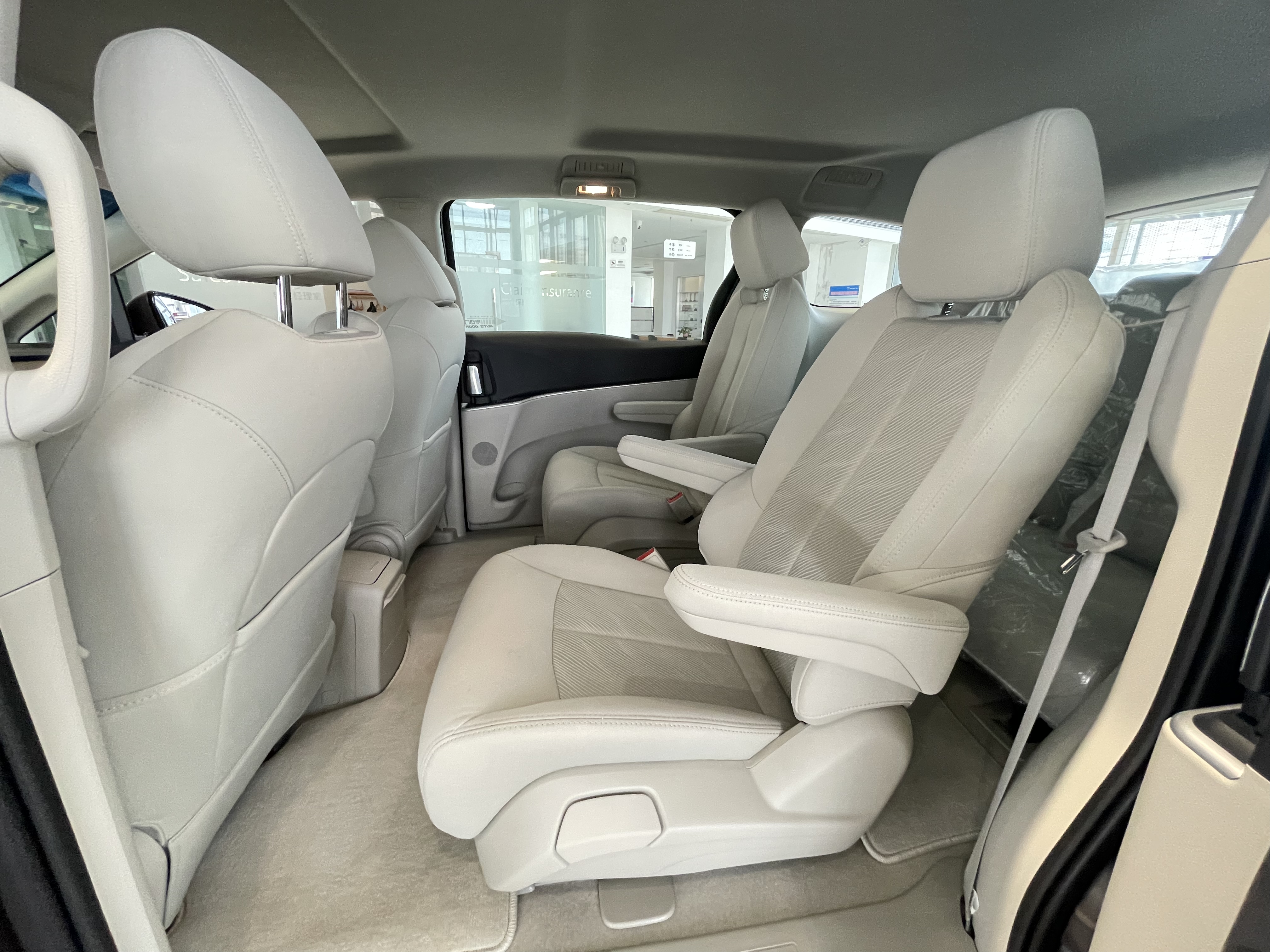 店内实拍别克gl8陆上公务舱