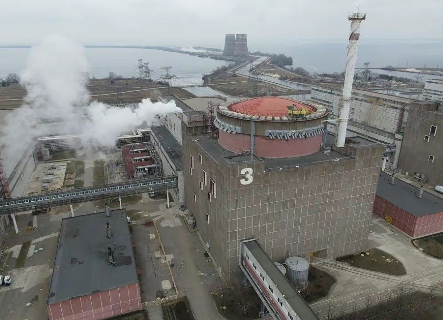 扎波罗热核电站发生爆炸将带来严重的全球后果以下是可能的影响:  1