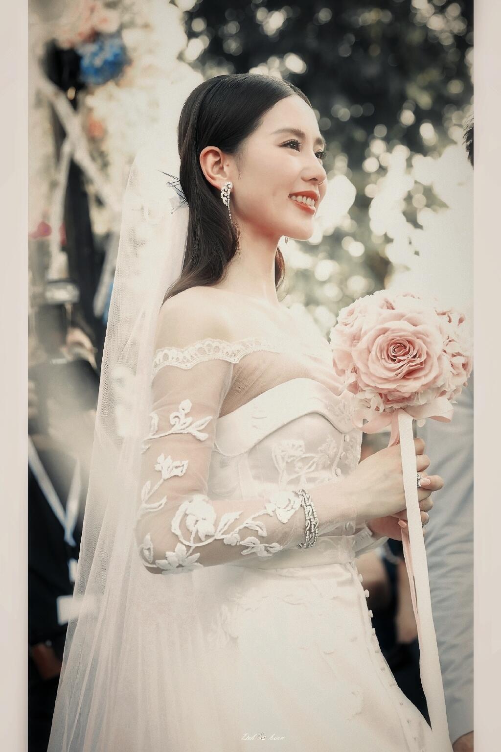 刘诗诗当年的婚纱照,真的惊艳了我很多年!