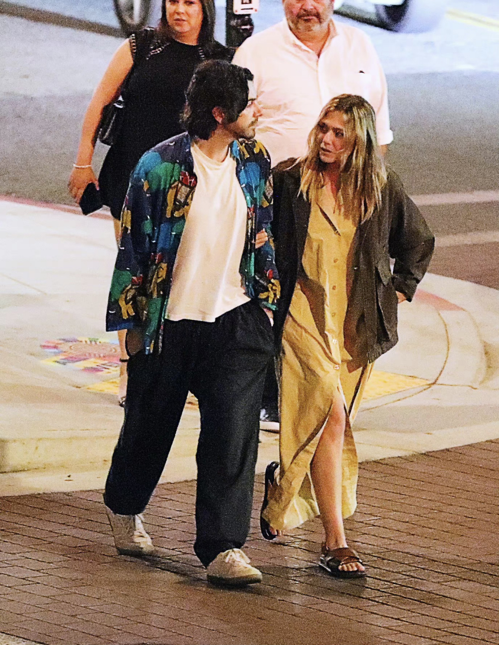 奥妹elizabeth olsen和丈夫在洛杉矶外出街拍