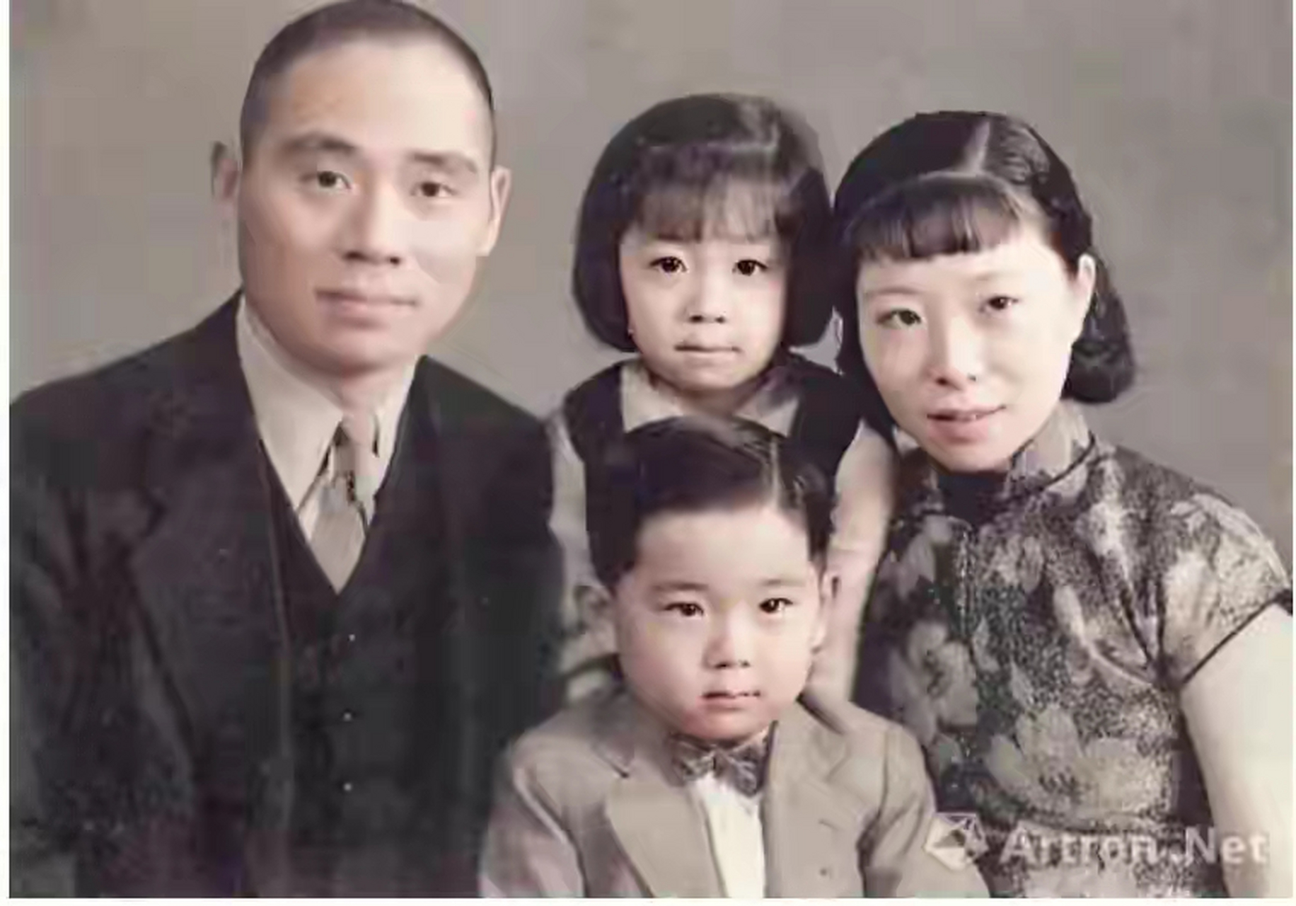 镜头中的人是他的妻子许文蓉,儿子顾福生,女儿顾永生,顾祝同共有子女