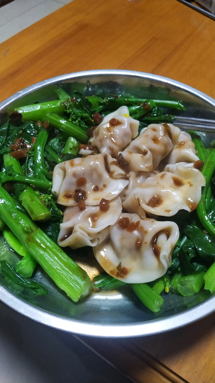 青菜汤水饺图片