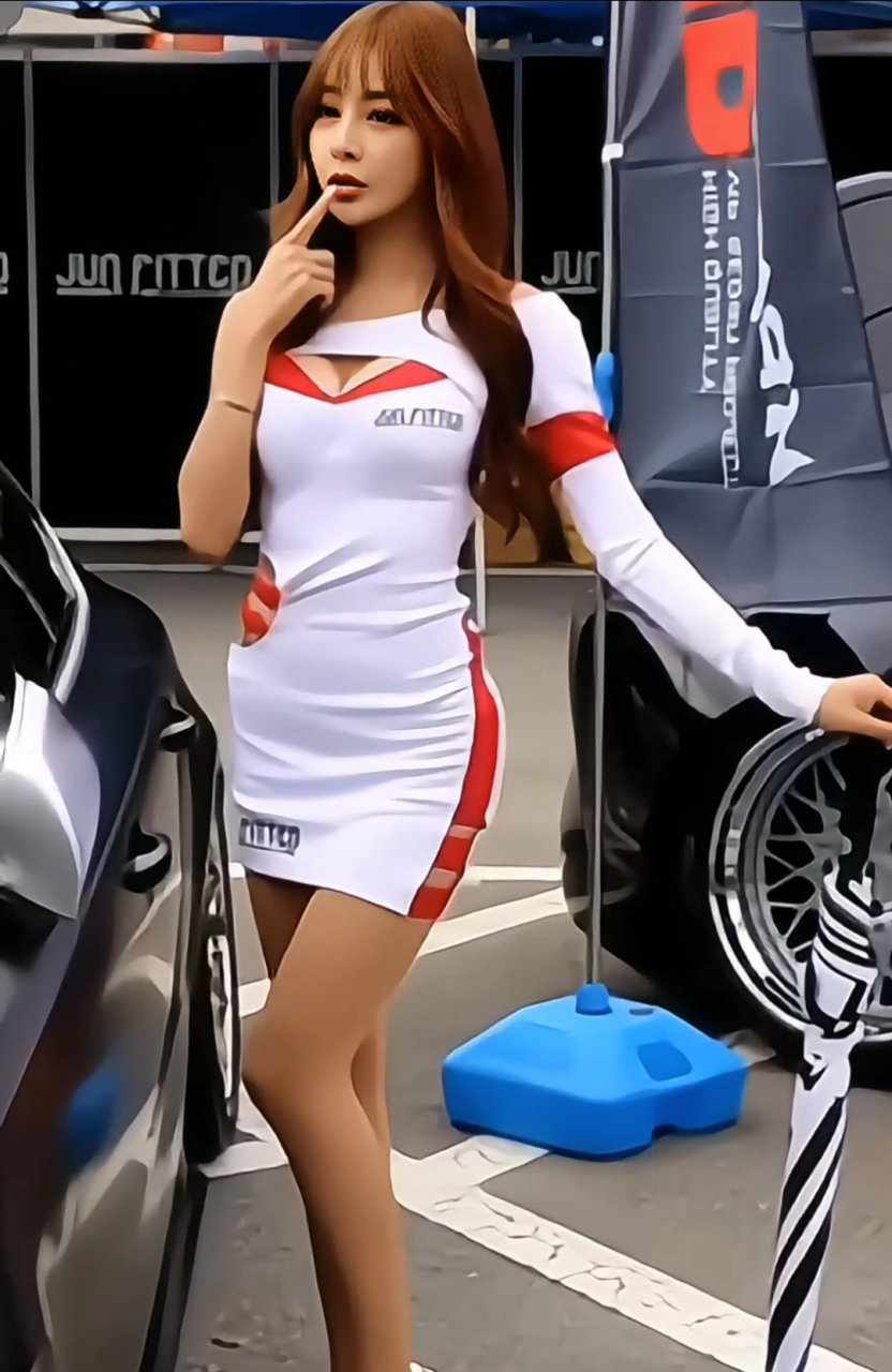 身材丰满凹凸有致性感撩人