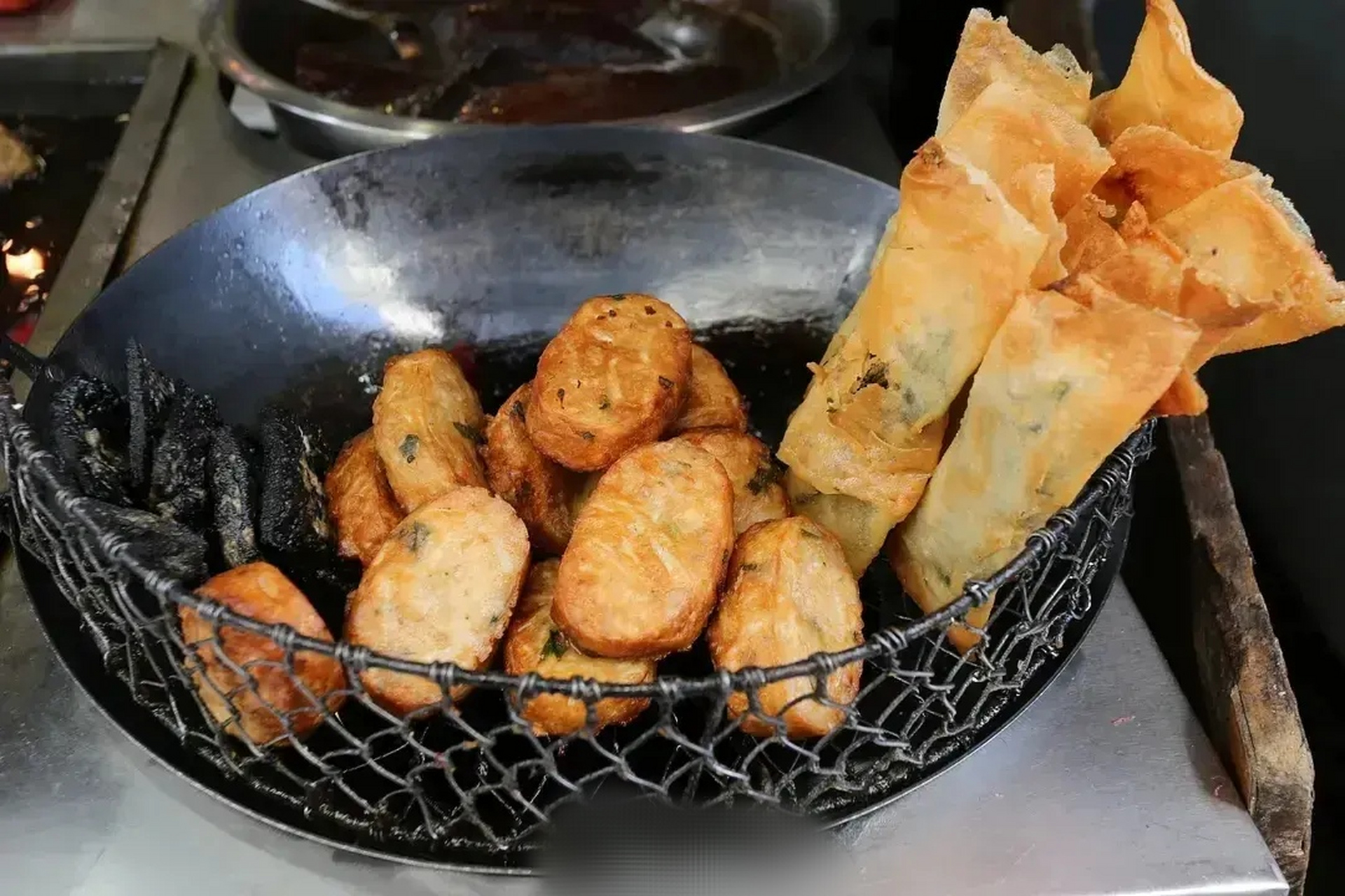 安徽芜湖美食[庆祝]  家乡美食太多太多,图一的腰子饼大街上不多见了