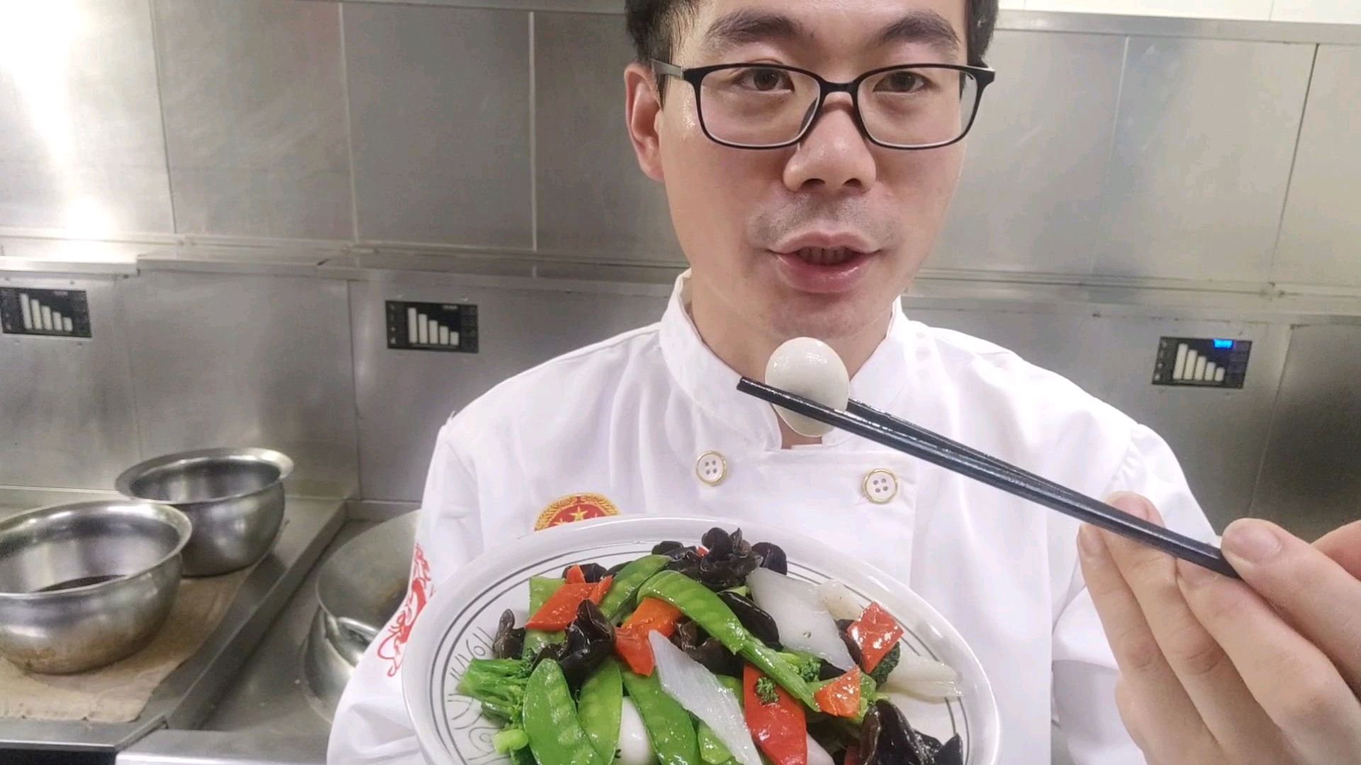 大厨教学营养小炒好吃简单,简单不失内涵,在家轻松制作赶紧收藏