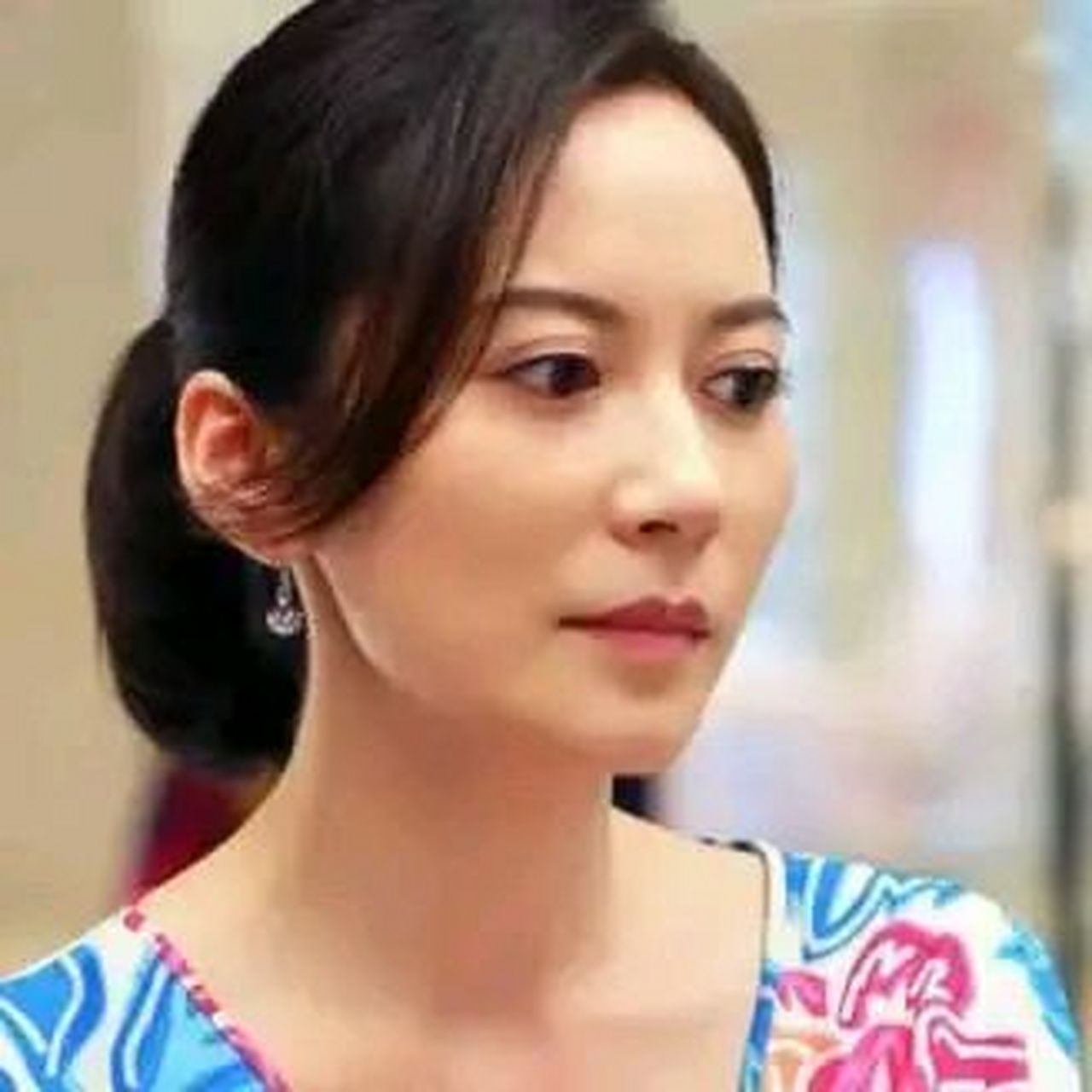 一次,金星对俞飞鸿说:"你已经五十多了,为什么还没有结婚呢?