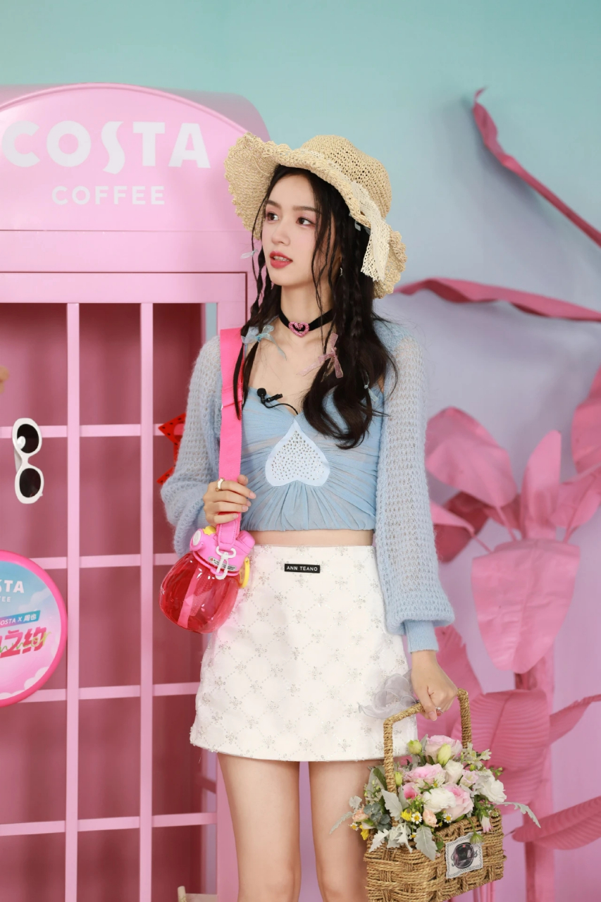 明星动态# #明星穿搭# #周也