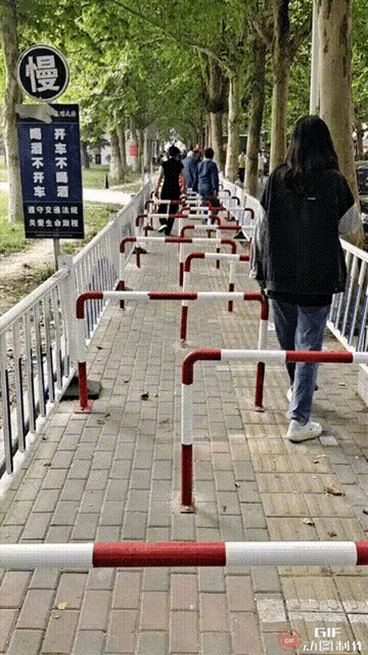 山东的s型核酸检测排队通道再次彰显了我们强大的创新精神,不仅明眼人