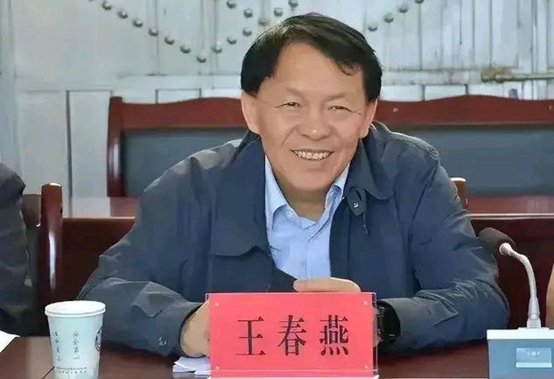 段颖是彝族姑娘,大学毕业16年,于38岁时当上了厅级领导干部,这么年轻