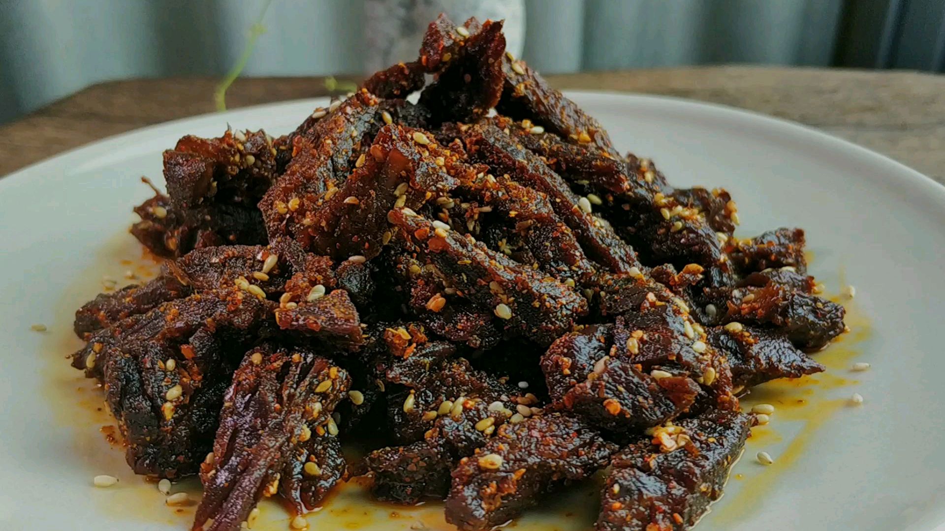 四川麻辣牛肉干的做法，麻辣干香回味悠长