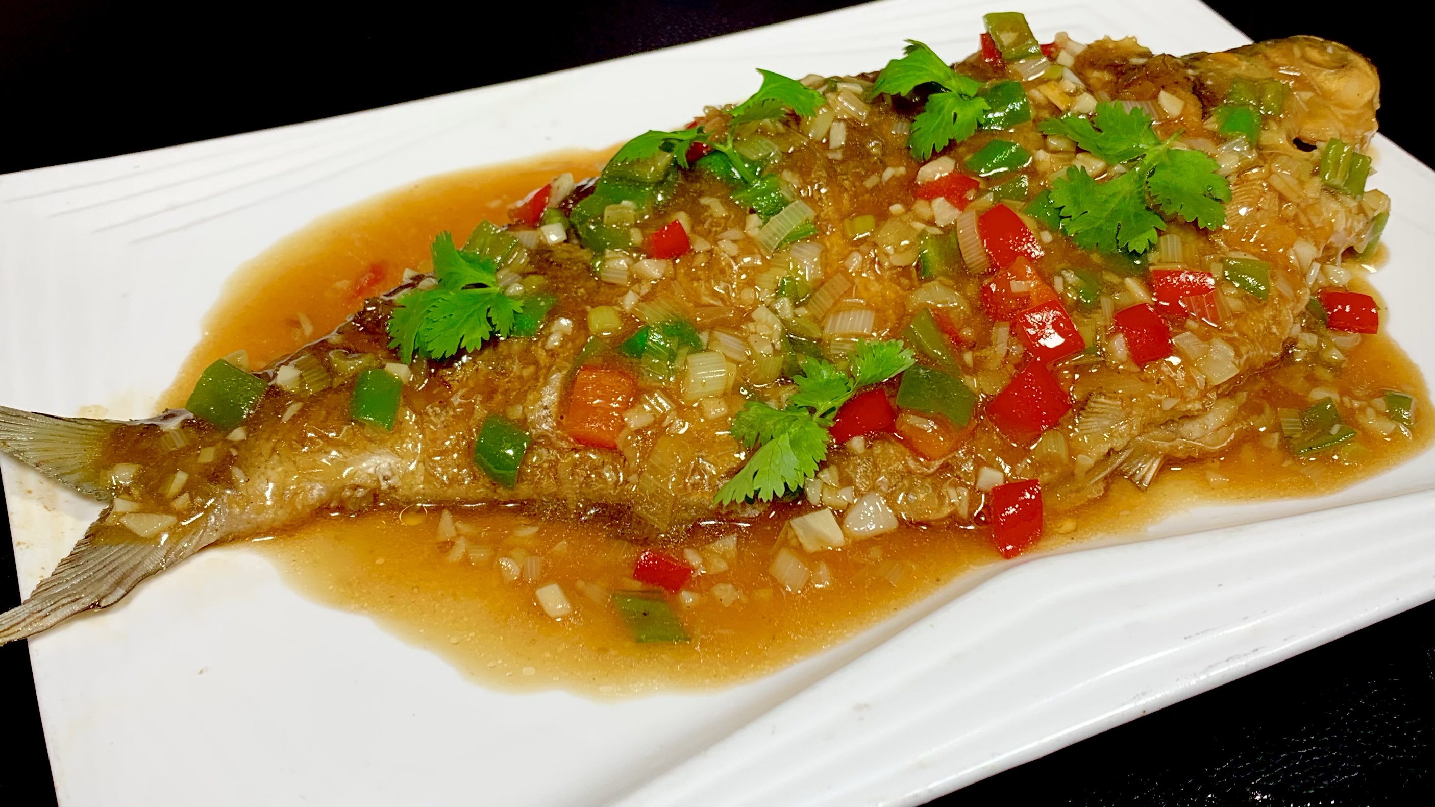 煎扁鱼时,切记不要放料酒腌制,学会一招,岀锅不粘锅不破皮好吃