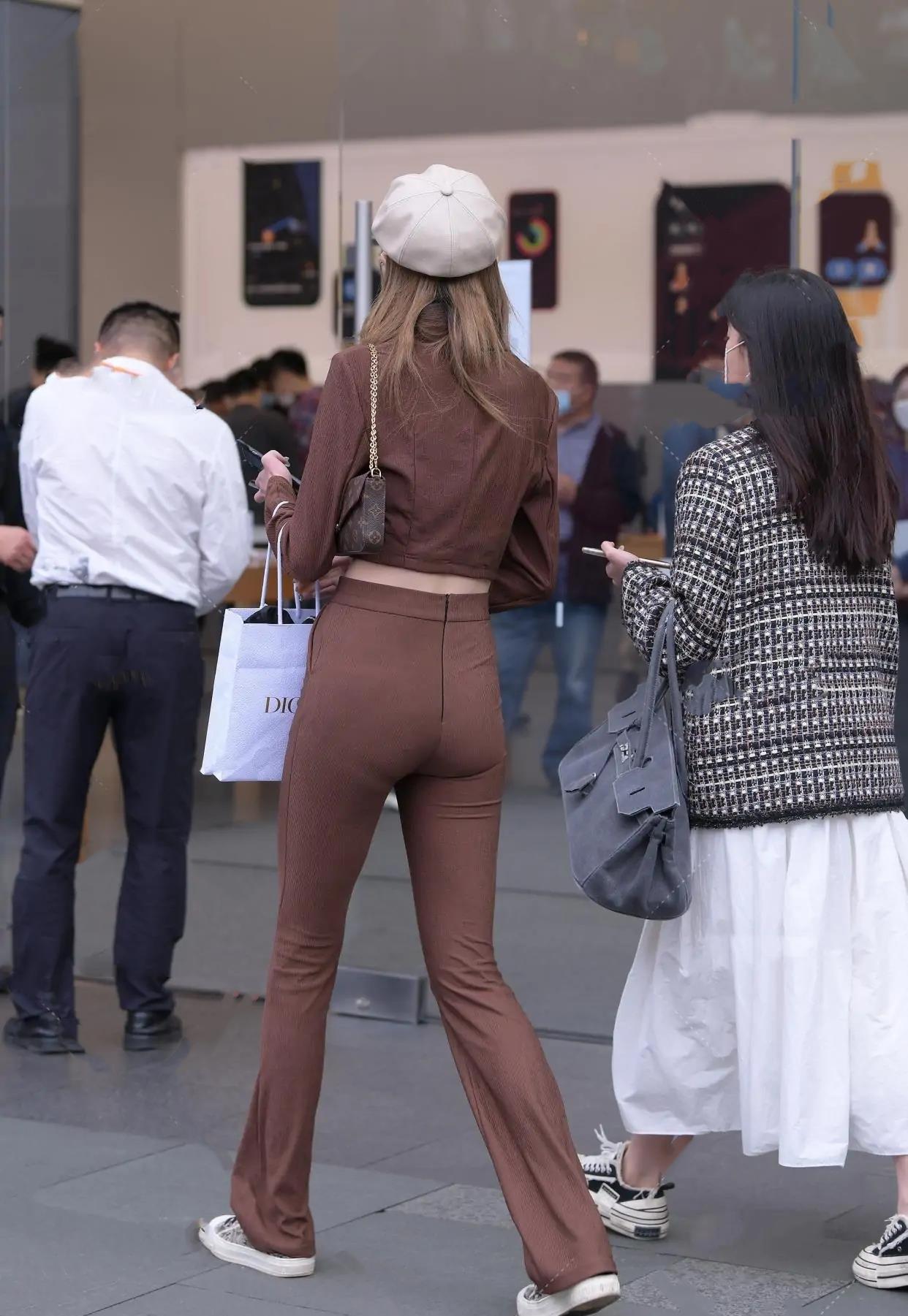 腿粗无形如何穿?切忌强行追求修身,结果则是赔了夫人又折兵!