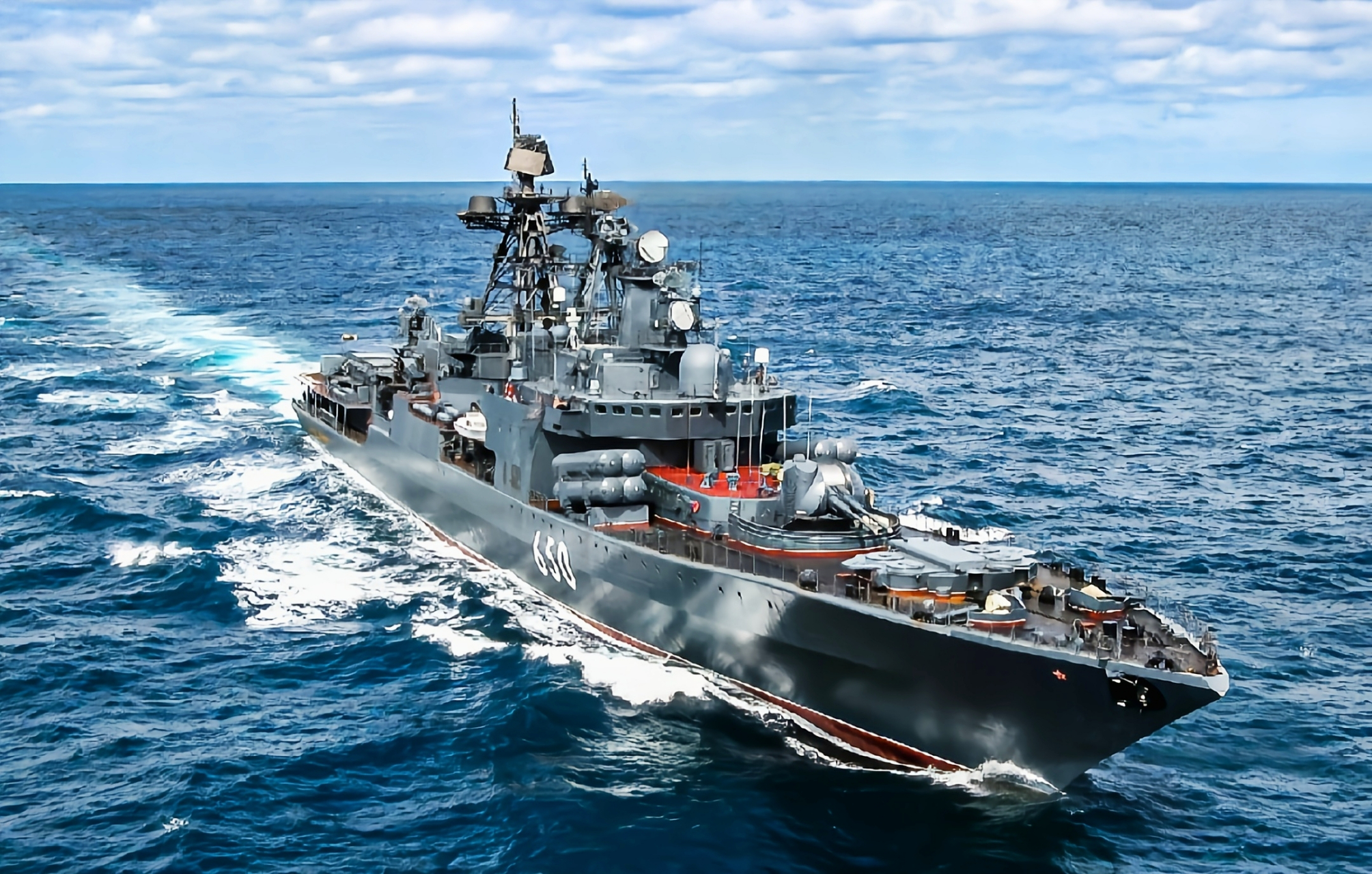 虽然以目前的军事科技水平来看,这两艘军舰性能已经严重落后,但是与生