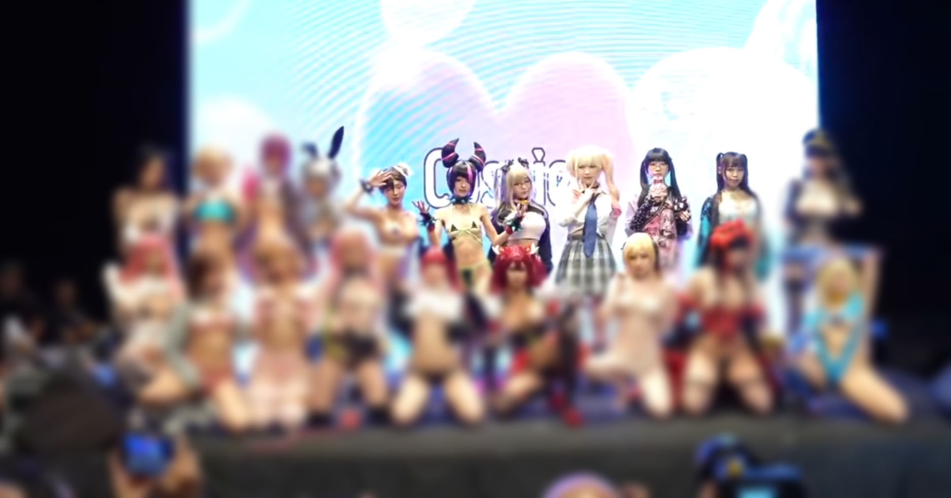 湾湾成人漫展尺度太大,内陆网友直呼辣眼睛,还是好好穿衣服吧