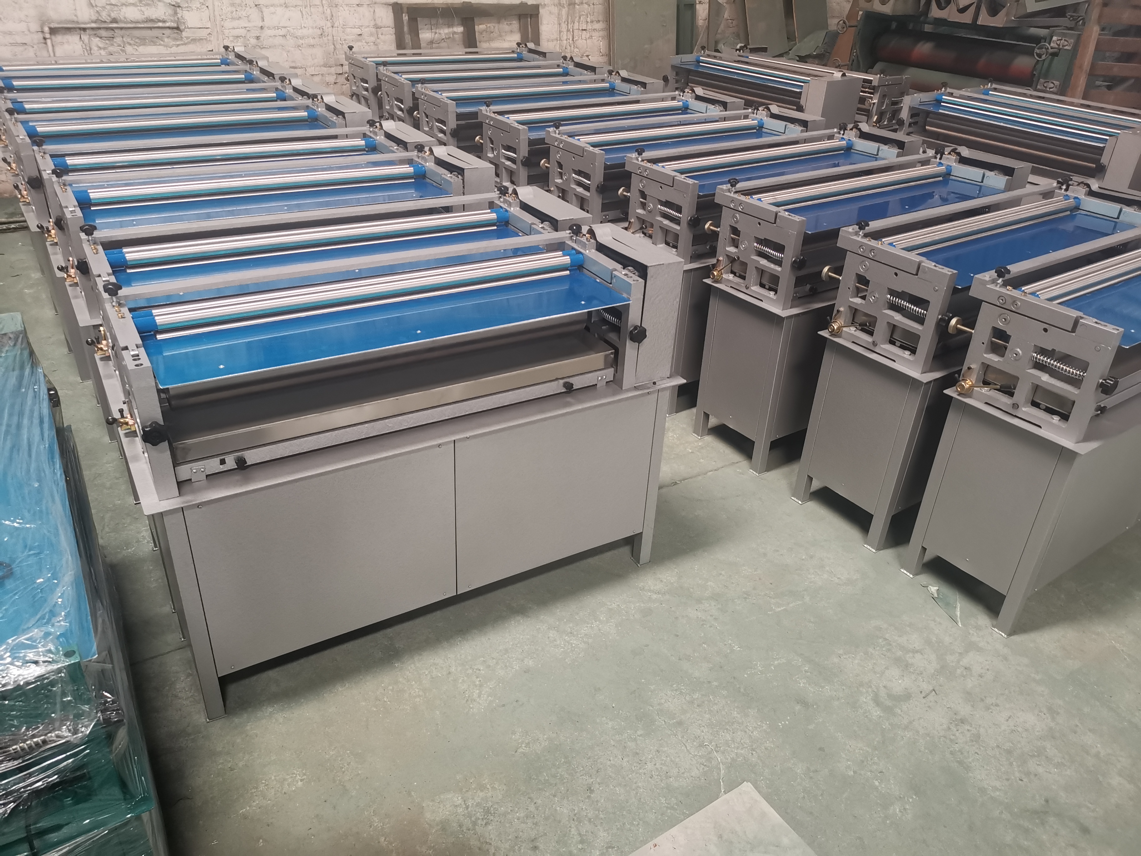 纸箱纸盒用涂胶机压平机