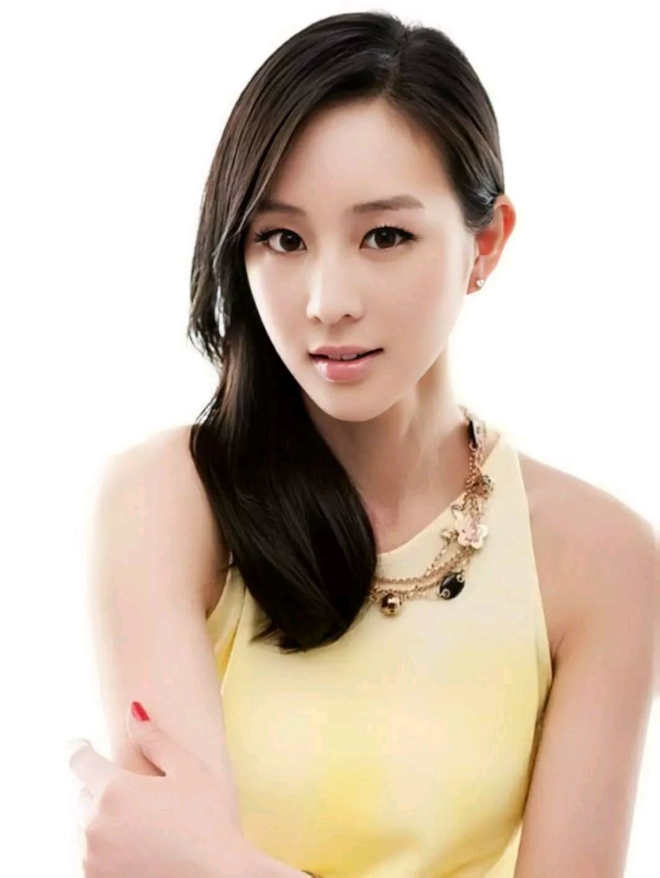 张钧甯,1982年9月4日出生于德国巴伐利亚自由州慕尼黑,华语影视女演员